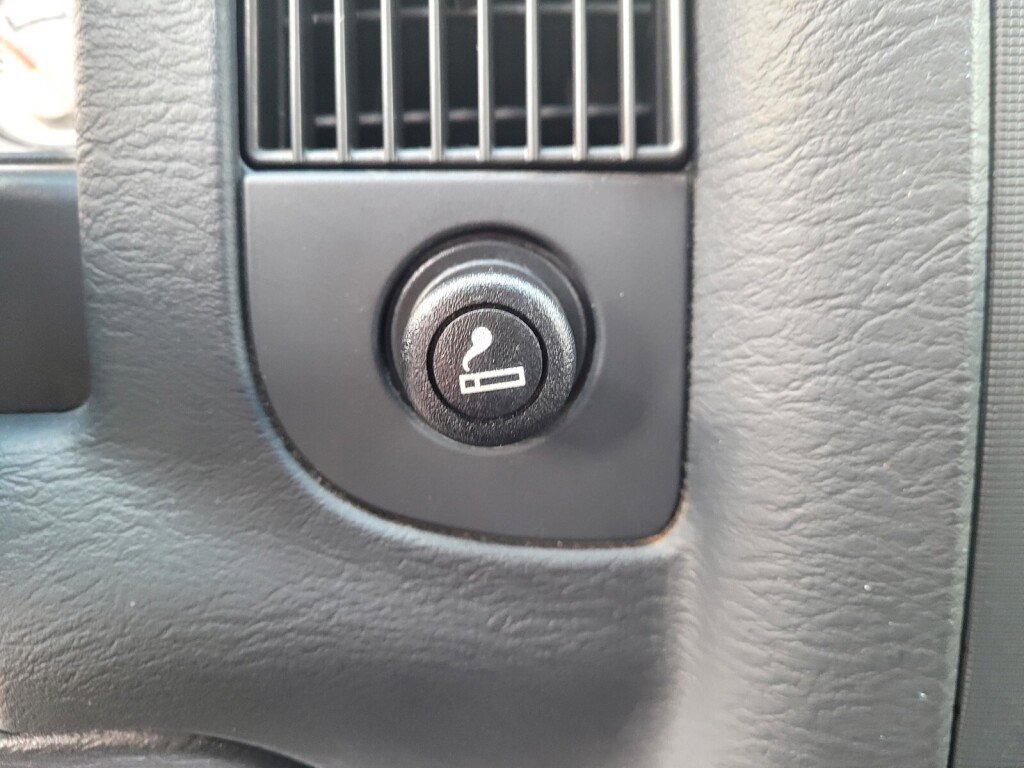 Used 2004 Dodge Ram 1500 Truck SLT image 20