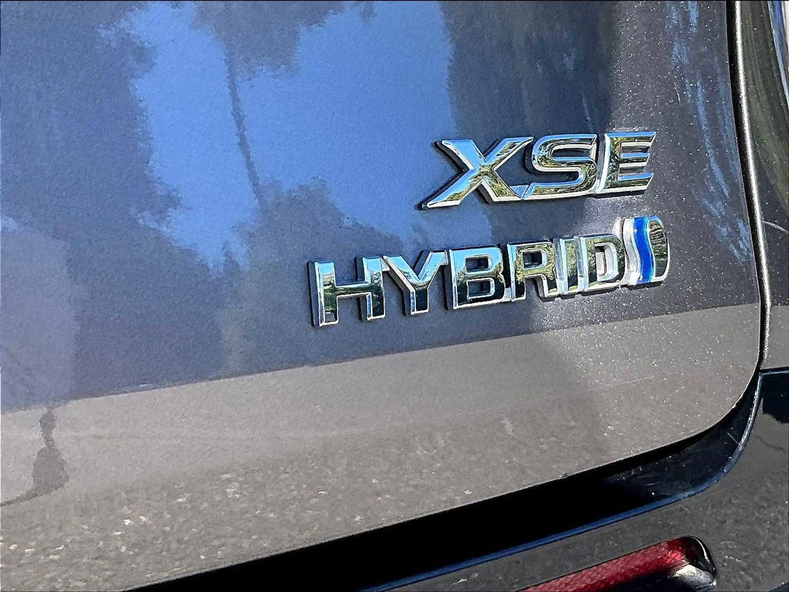 Used 2021 Toyota Sienna XSE image 30