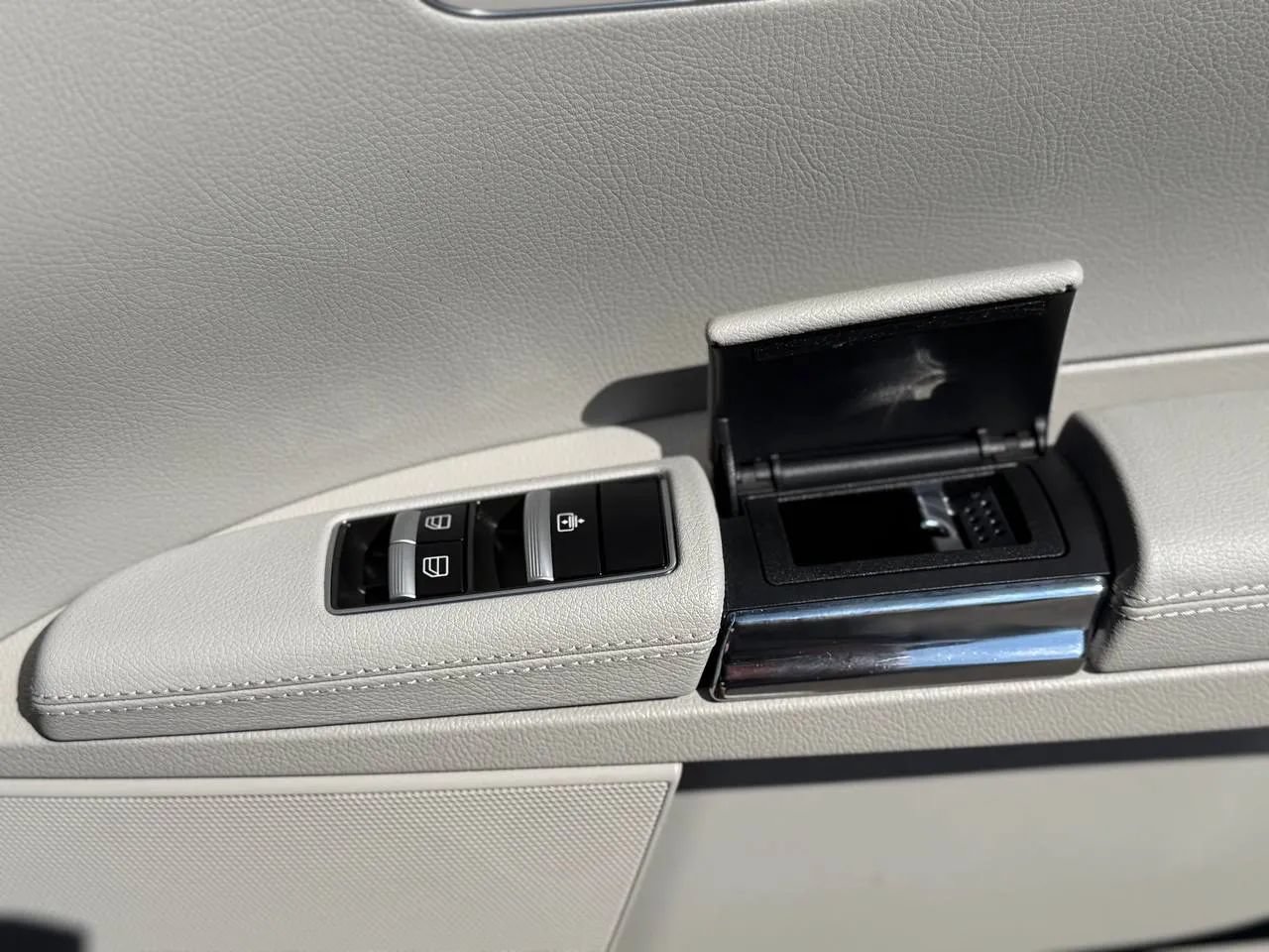 Used 2012 Mercedes-Benz S 550 image 36