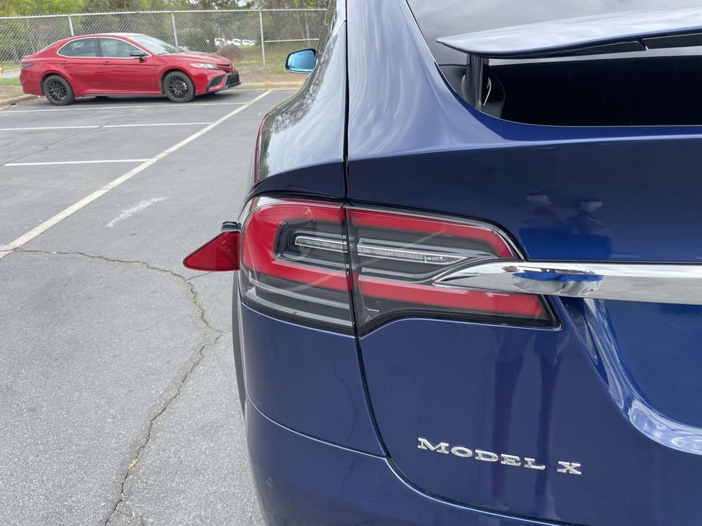 Used 2018 Tesla Model X 75D image 18