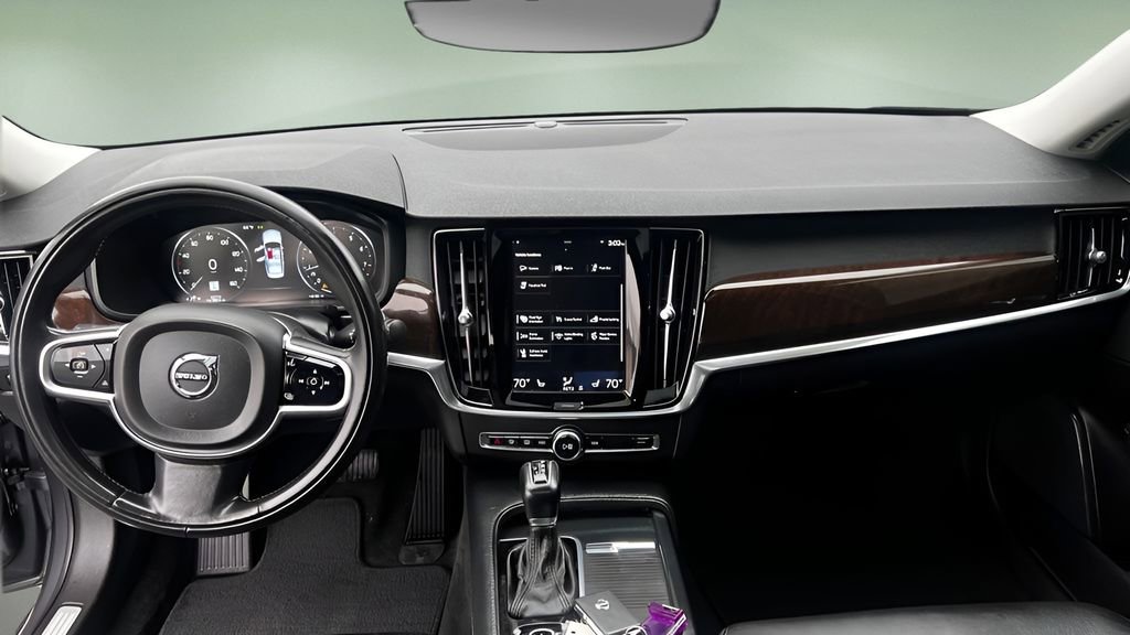 Used 2017 Volvo S90 T5 Momentum w/ Vision Package image 21