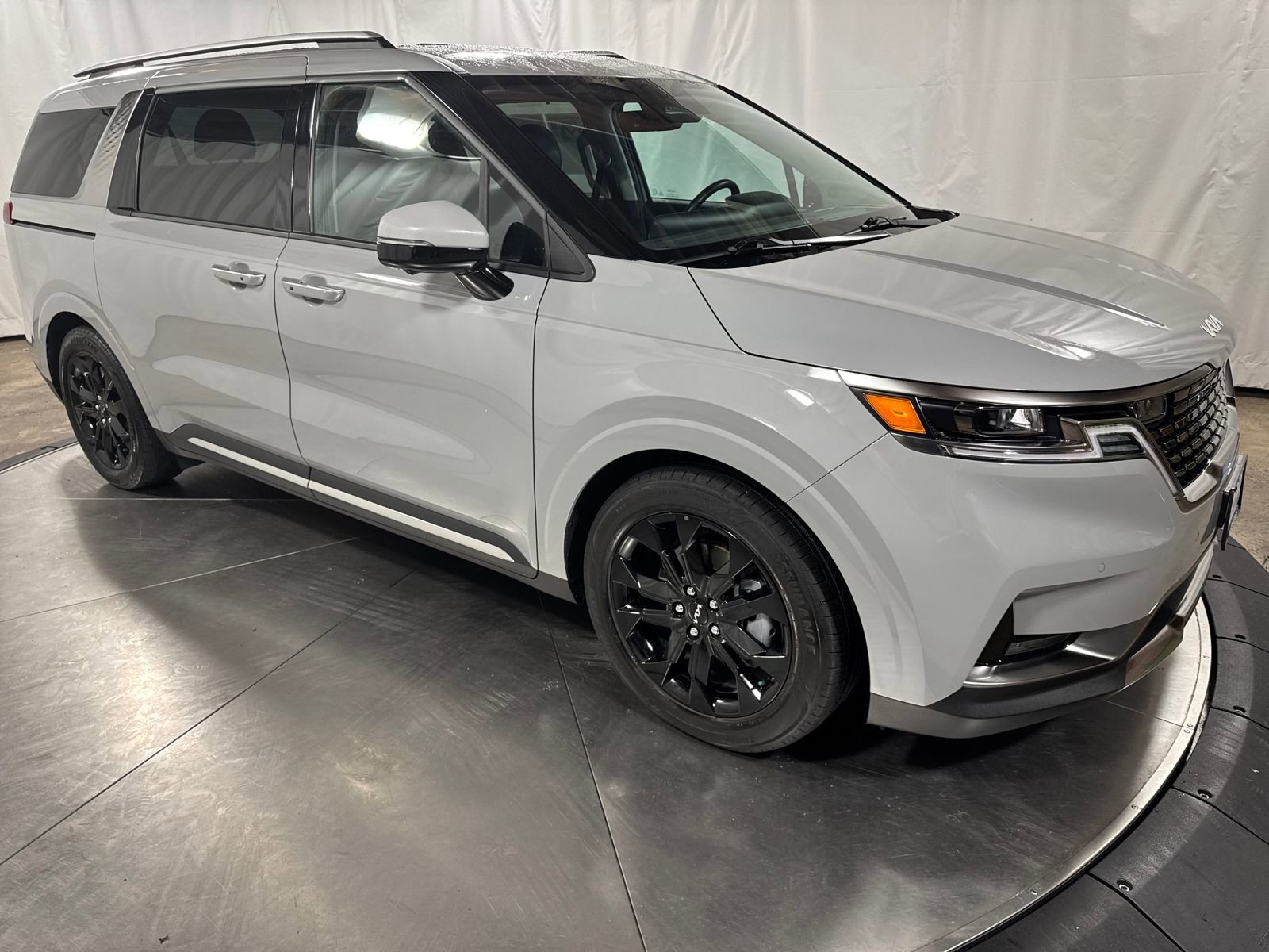 Used 2024 Kia Carnival SX Prestige image 14