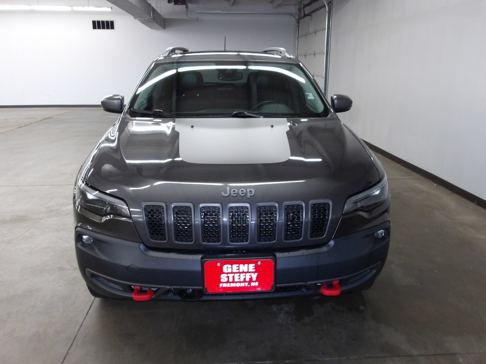 Used 2020 Jeep Cherokee Trailhawk AWD/4WD image 6