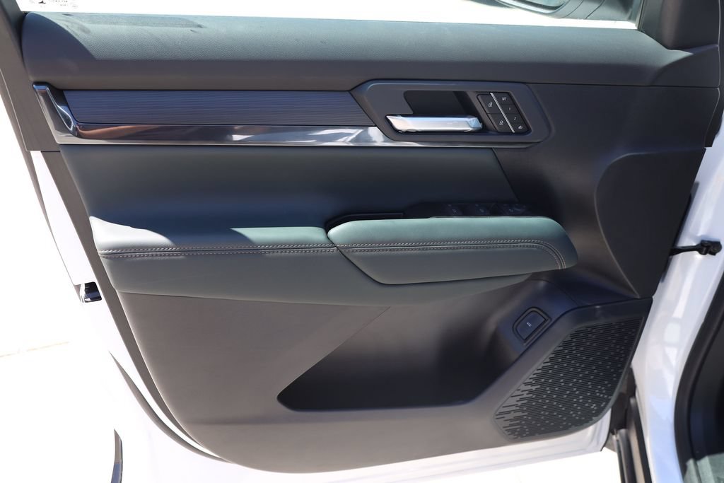 New 2027 GMC Terrain AT4 w/ Convenience Package III AWD/4WD image 10