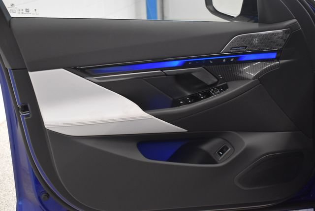 New 2027 BMW M5 Touring AWD/4WD image 20