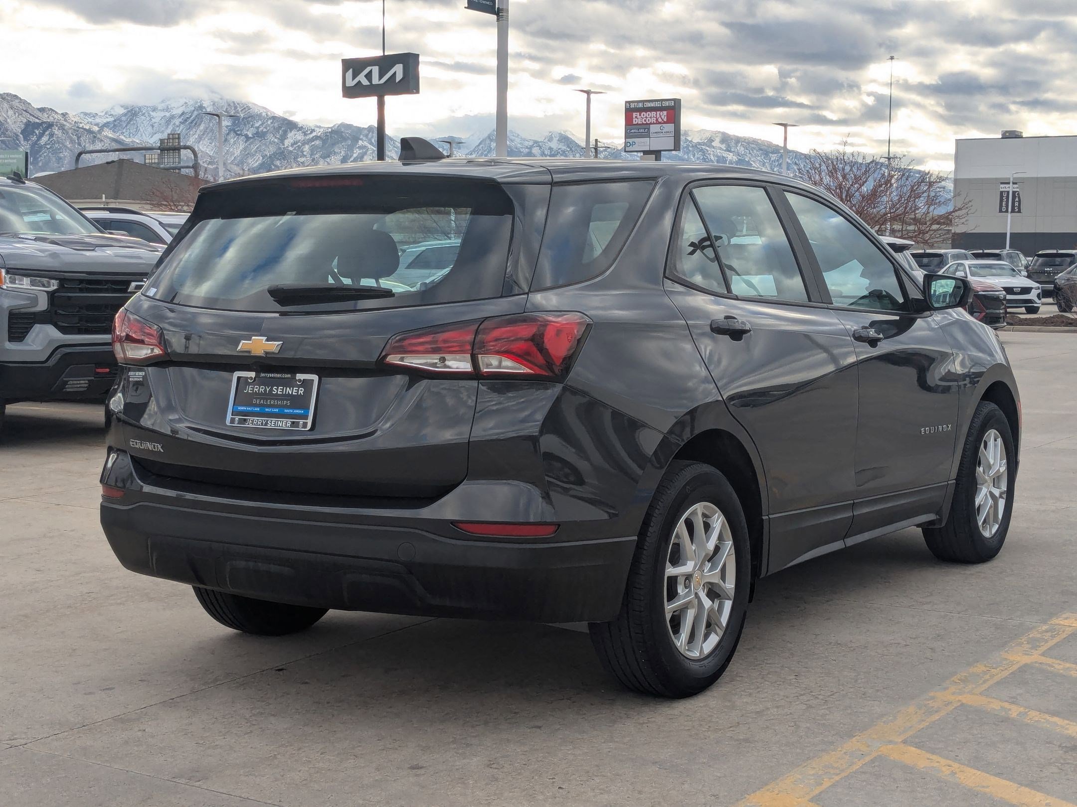 Used 2022 Chevrolet Equinox LS image 6