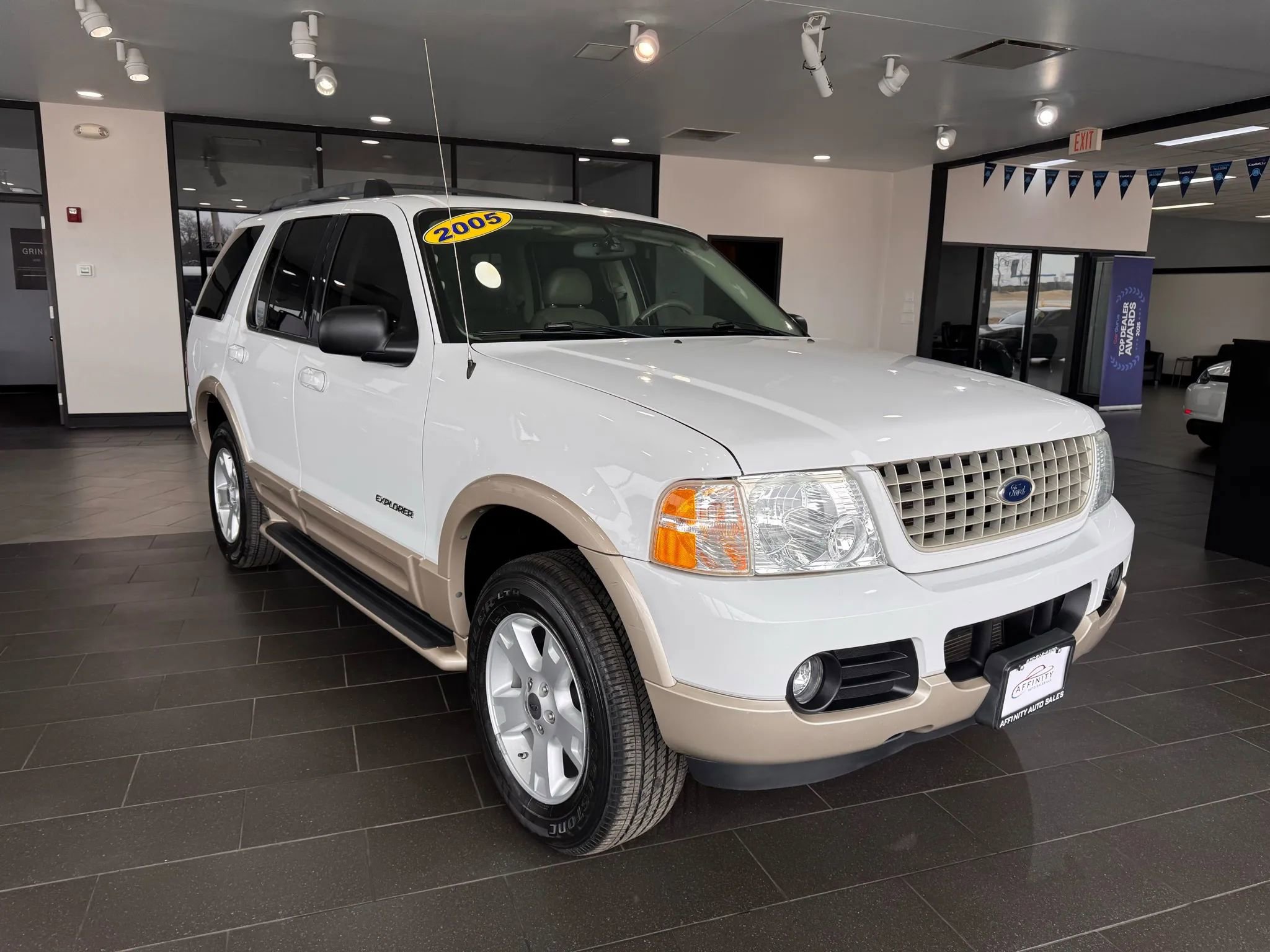 Used 2005 Ford Explorer Eddie Bauer AWD/4WD image 7