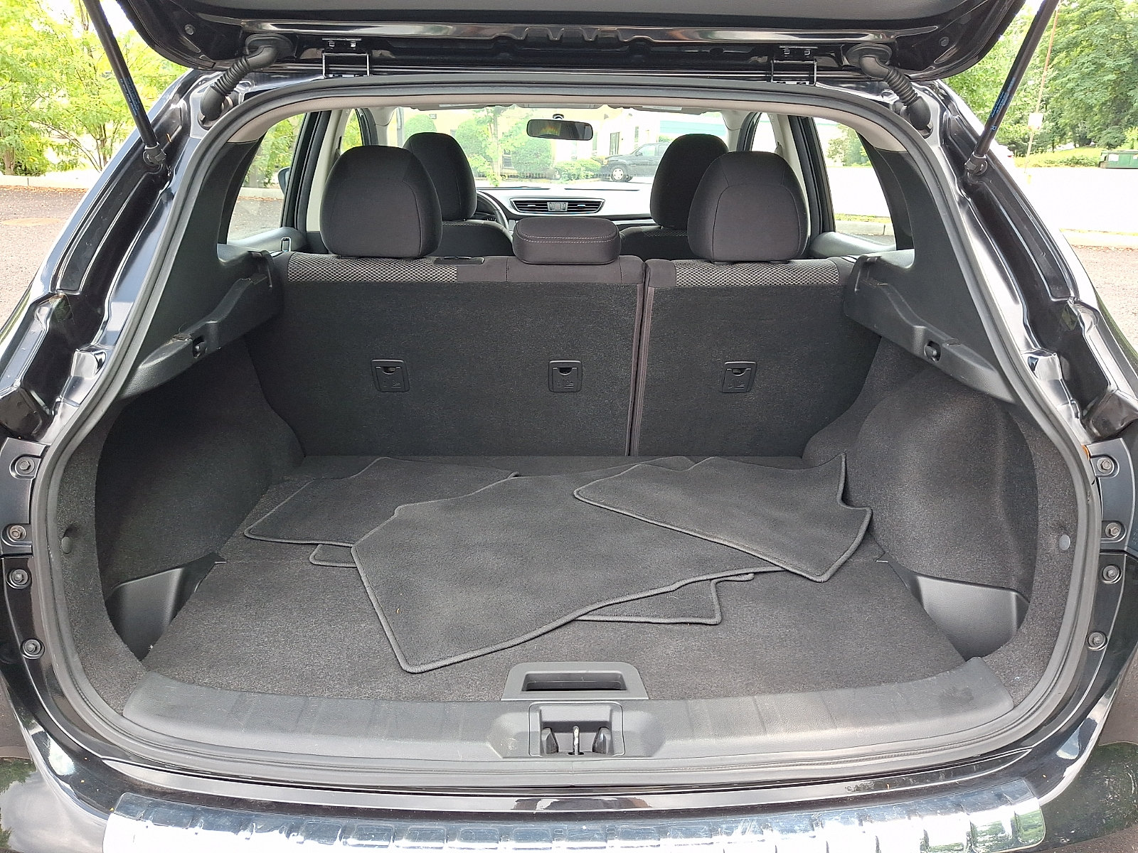 Certified 2017 Nissan Rogue Sport SV w/ SV Premium Package FWD image 27