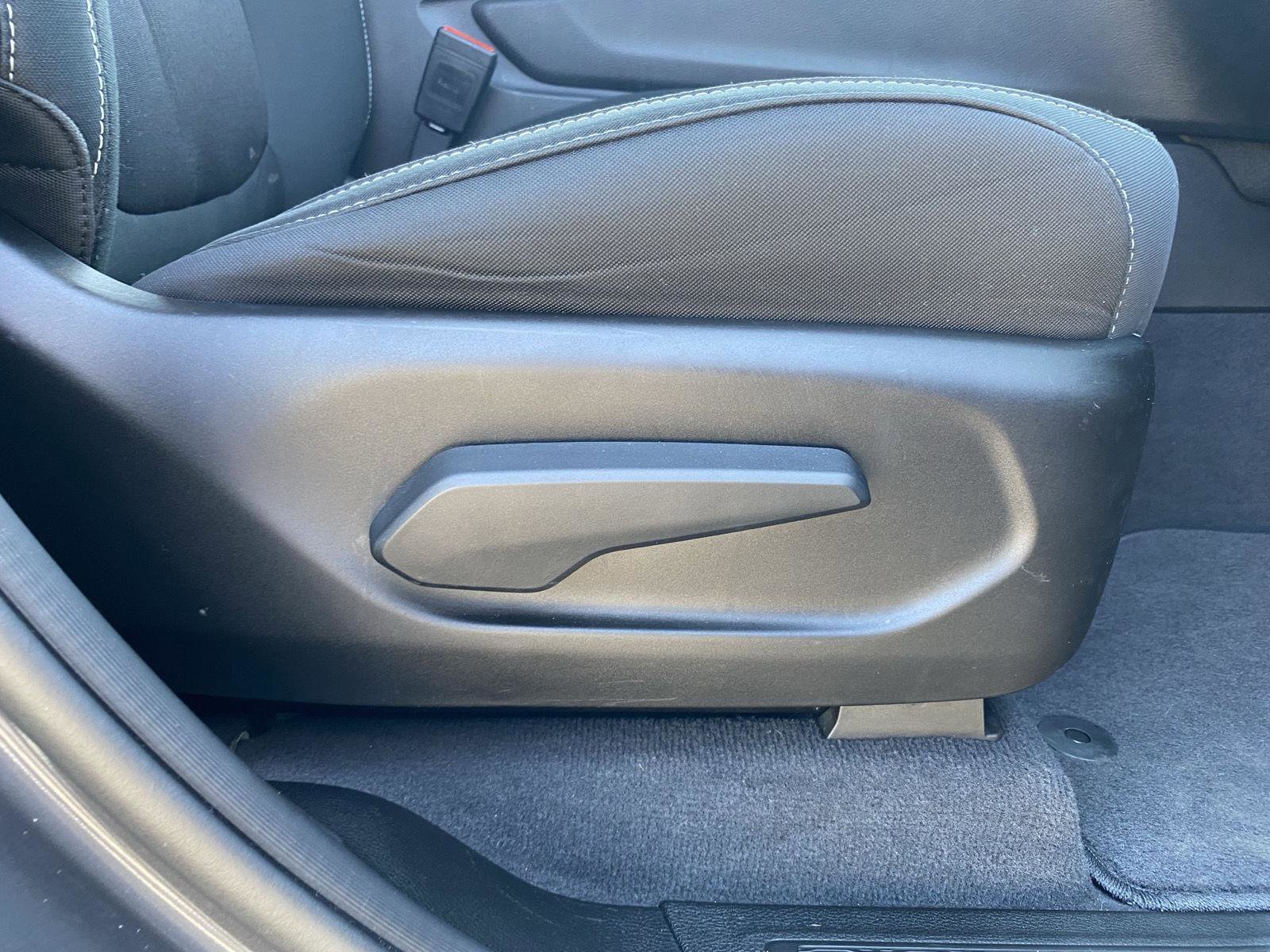 Used 2023 Jeep Grand Cherokee Laredo image 37