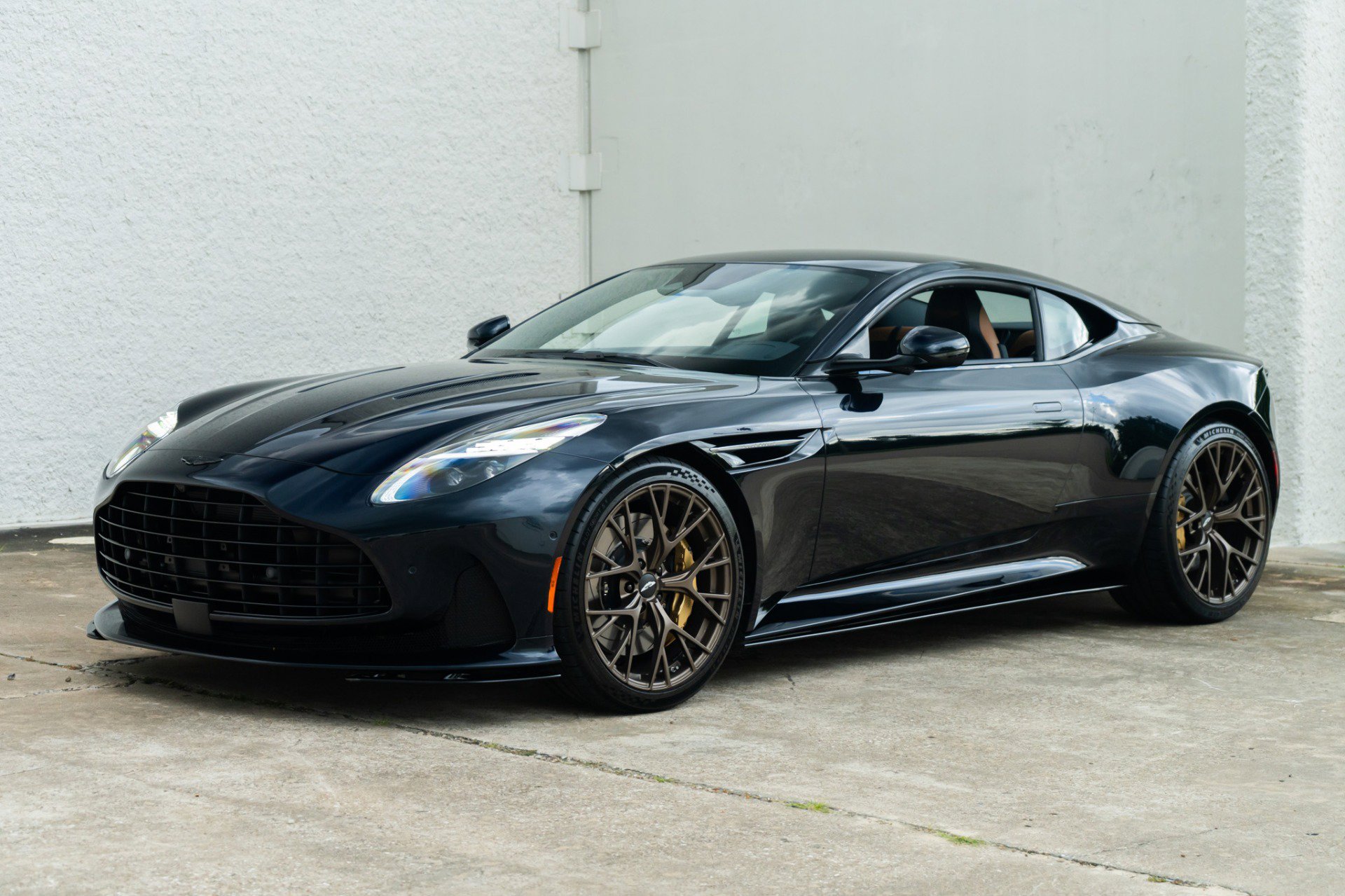 Used 2024 Aston Martin DB12 Coupe RWD image 7