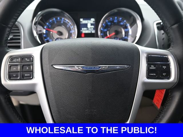 Used 2014 Chrysler Town & Country Touring image 9