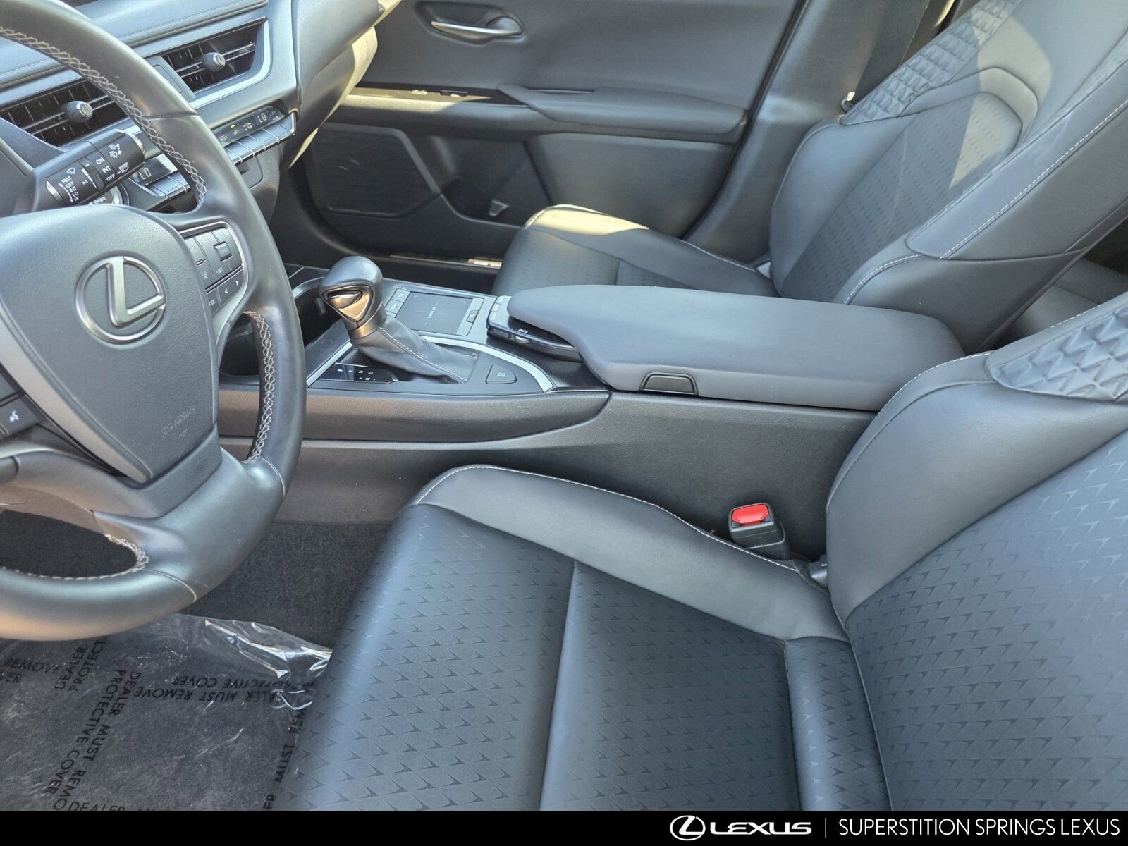 Certified 2022 Lexus UX 200 w/ Accessory Package (Z2) image 13