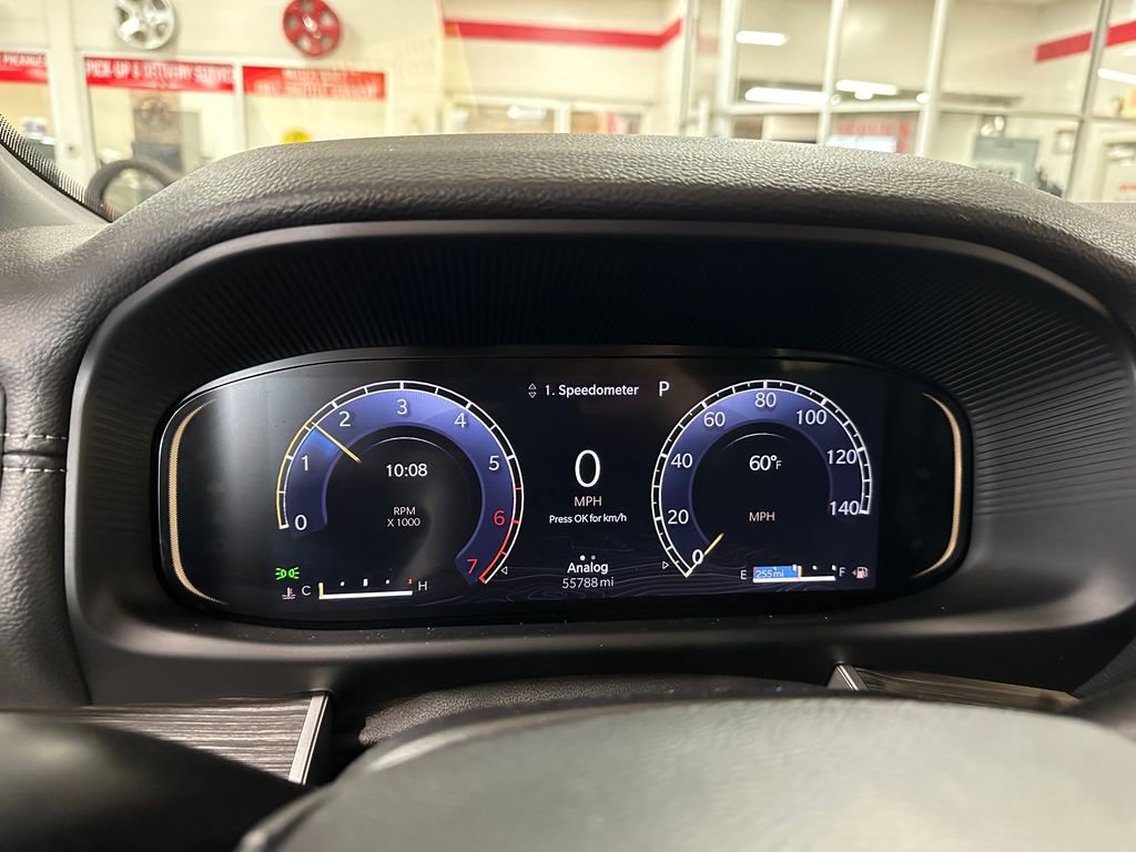 Certified 2024 Jeep Wagoneer Series II w/ Flexible Seating Group AWD/4WD image 16