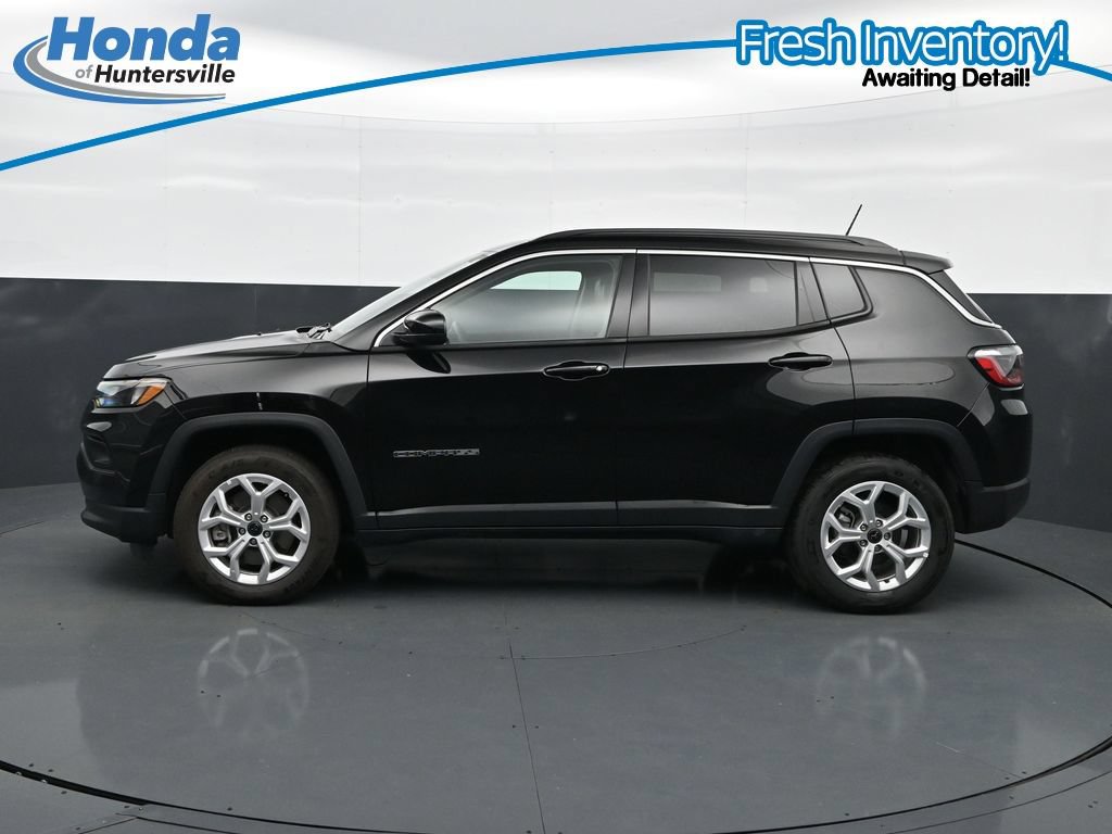 Used 2025 Jeep Compass Latitude AWD/4WD image 6