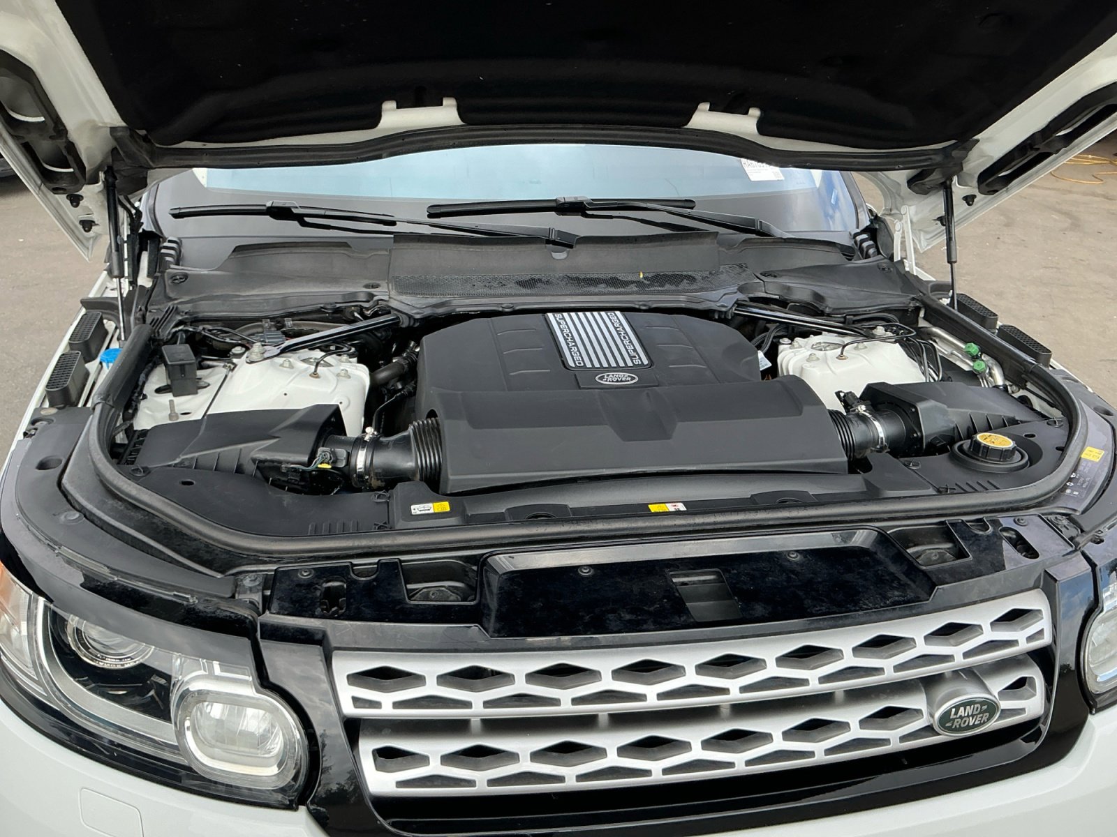 Used 2017 Land Rover Range Rover Sport HSE AWD/4WD image 22
