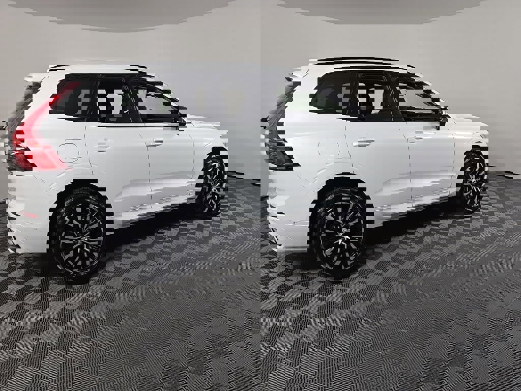 New 2025 Volvo XC60 B5 Plus w/ Protection Package Premier image 6
