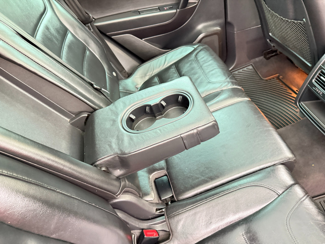 Used 2012 Volkswagen Touareg VR6 image 41