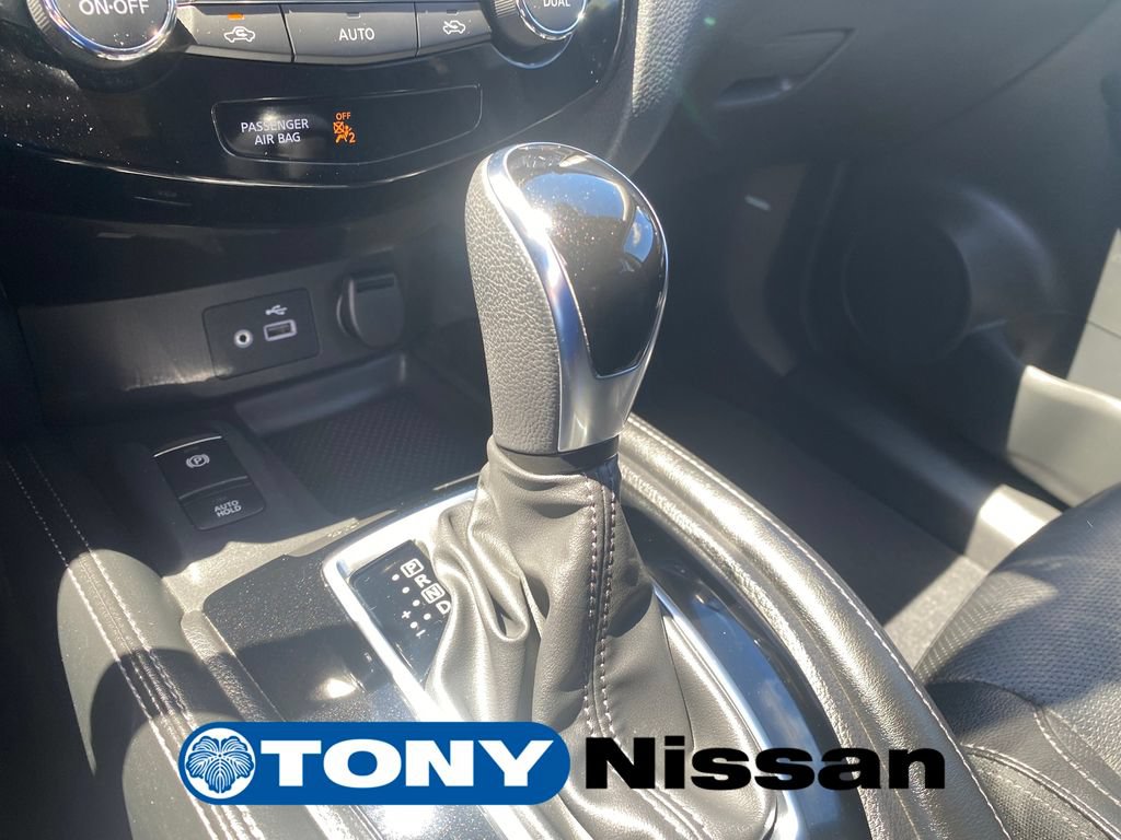 Used 2019 Nissan Rogue SL w/ Premium Package AWD/4WD image 17