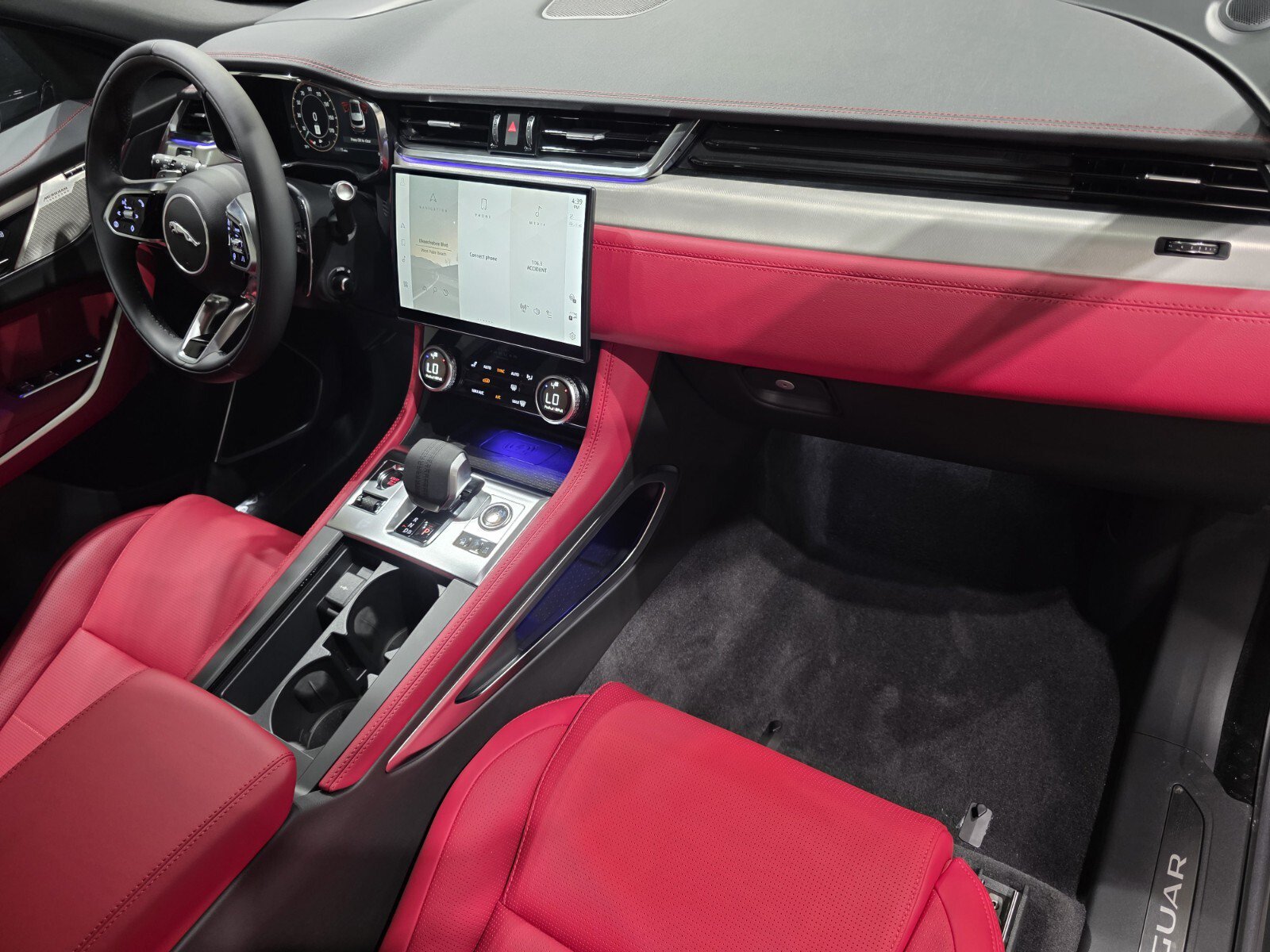 New 2026 Jaguar F-PACE R-Dynamic S AWD/4WD image 23