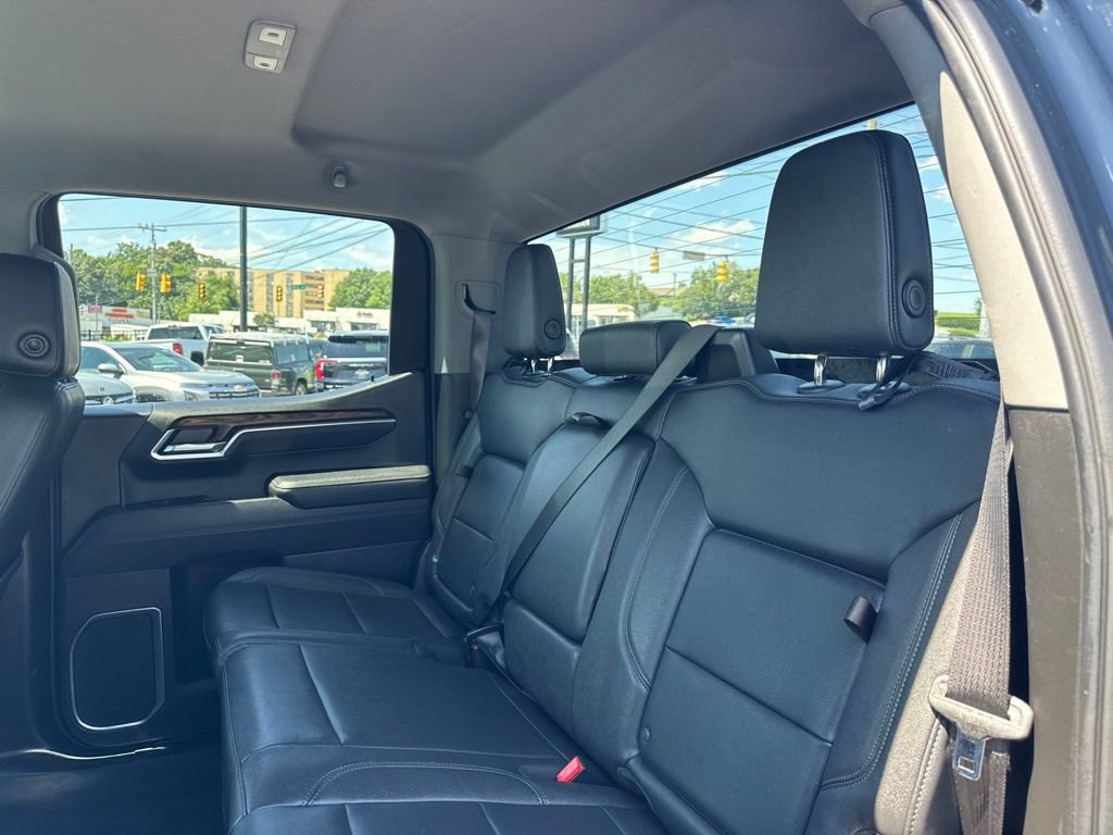 Used 2025 GMC Sierra 1500 SLT AWD/4WD image 22