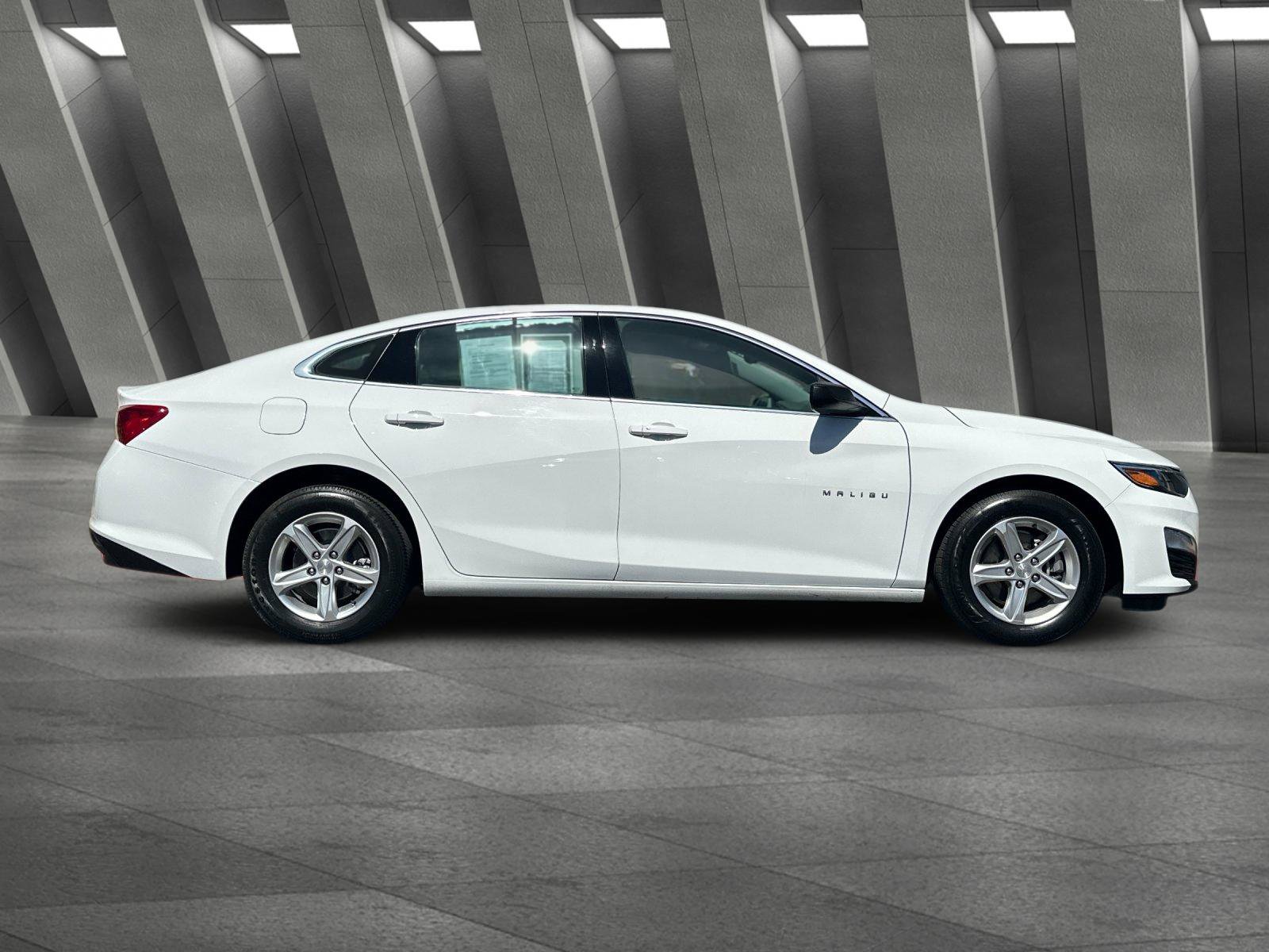Used 2023 Chevrolet Malibu LS FWD image 3