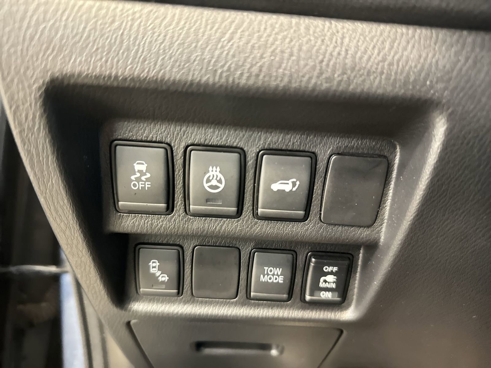 Used 2020 Nissan Pathfinder SL image 15