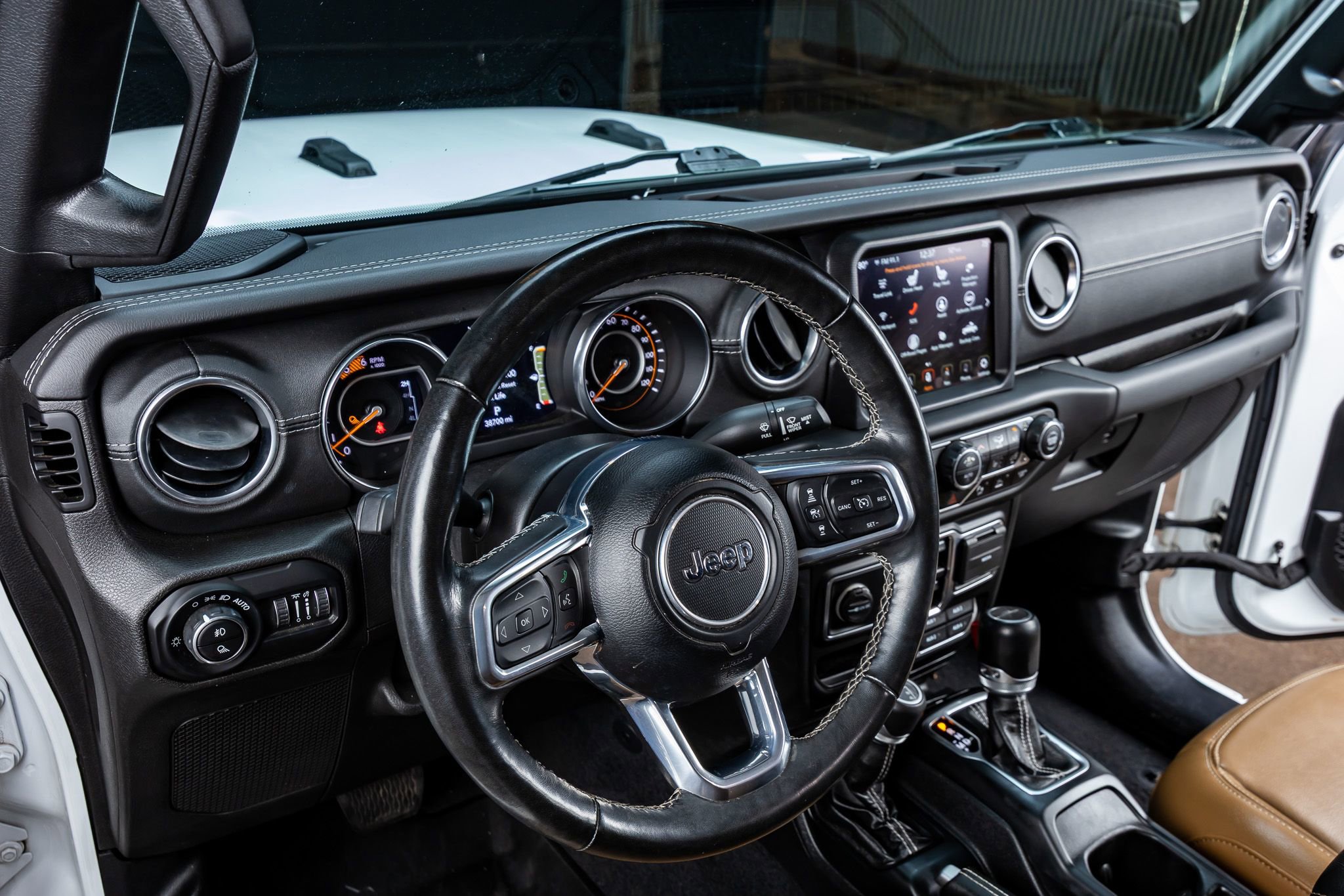 Used 2021 Jeep Gladiator Overland w/ Popular Equipment Package AWD/4WD image 17