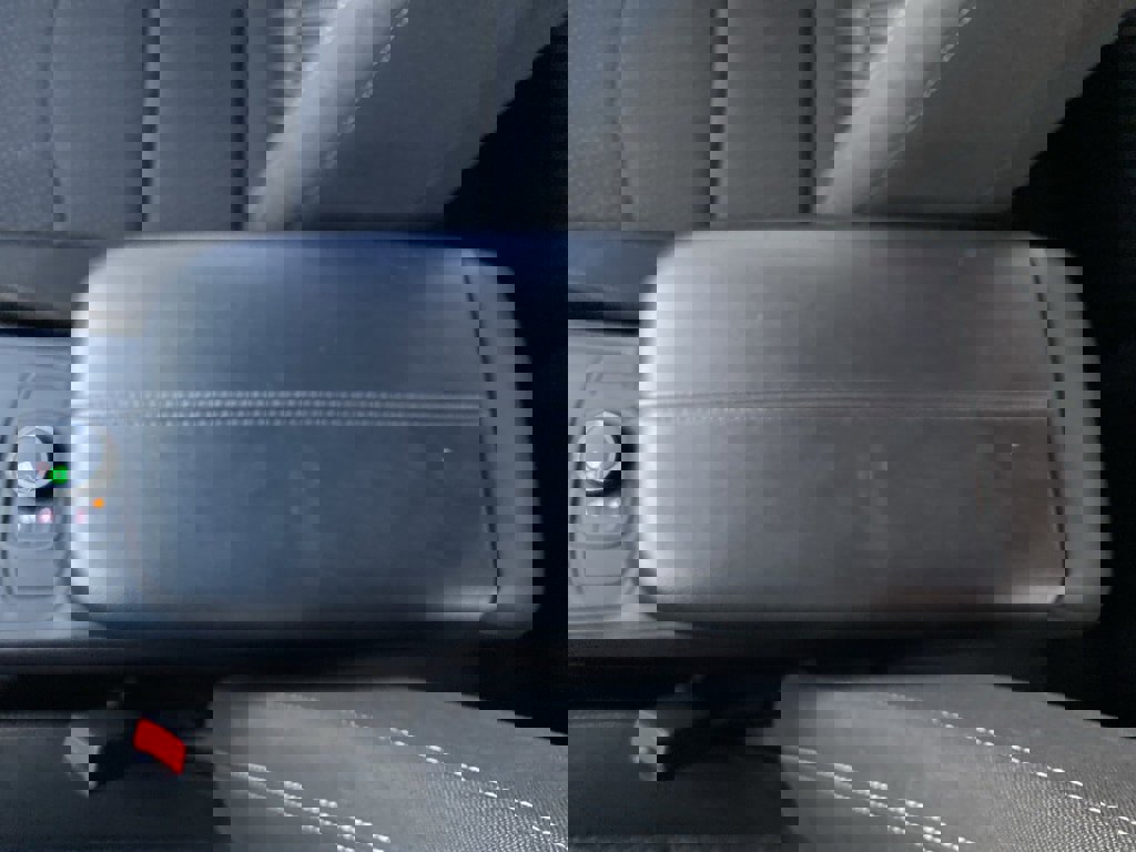 Used 2022 GMC Terrain SLE w/ Elevation Edition image 33