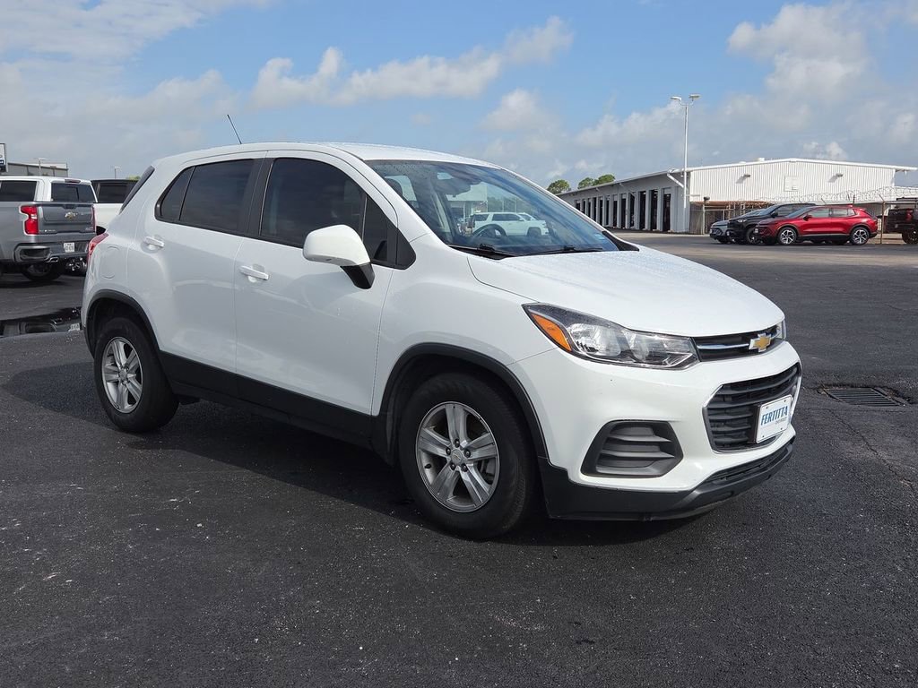 Used 2022 Chevrolet Trax LS w/ Tint and Cruise Package FWD image 19