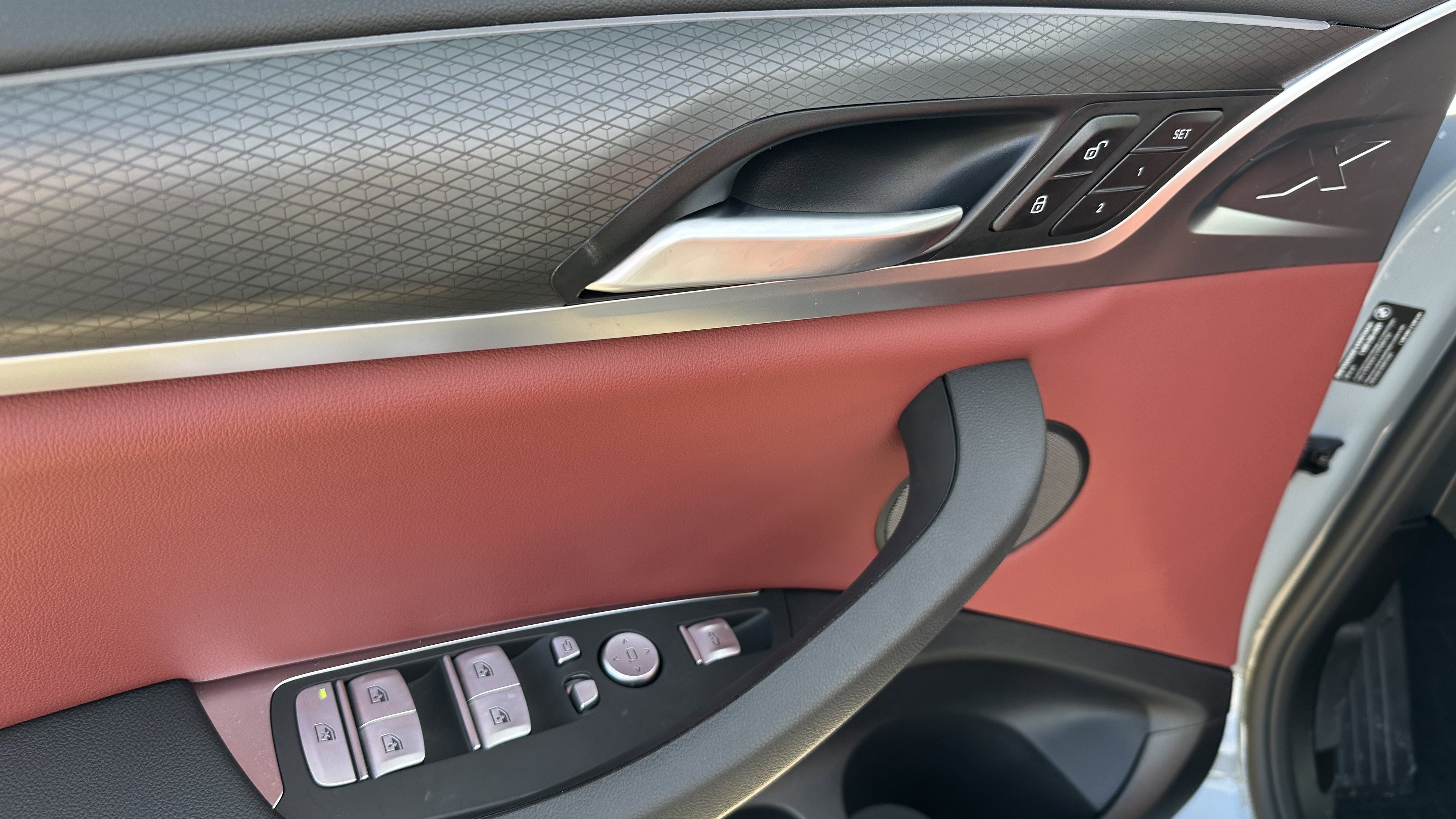 Used 2025 BMW X4 xDrive30i w/ Premium Package image 14