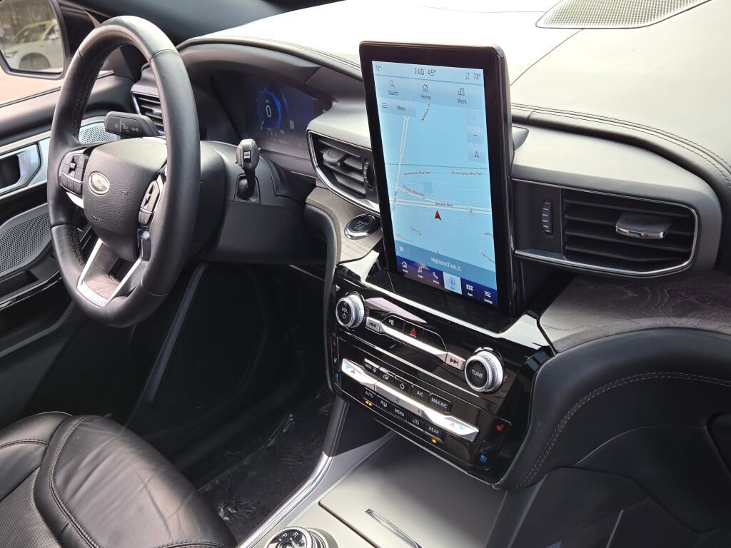 Used 2023 Ford Explorer Platinum w/ Technology Package image 8
