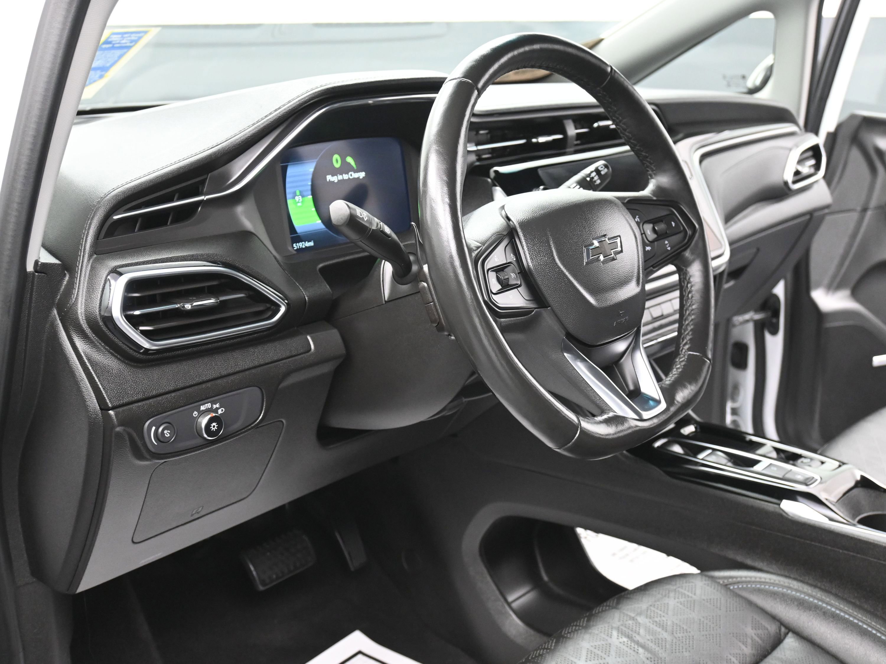 Used 2023 Chevrolet Bolt LT w/ Infotainment Package image 28