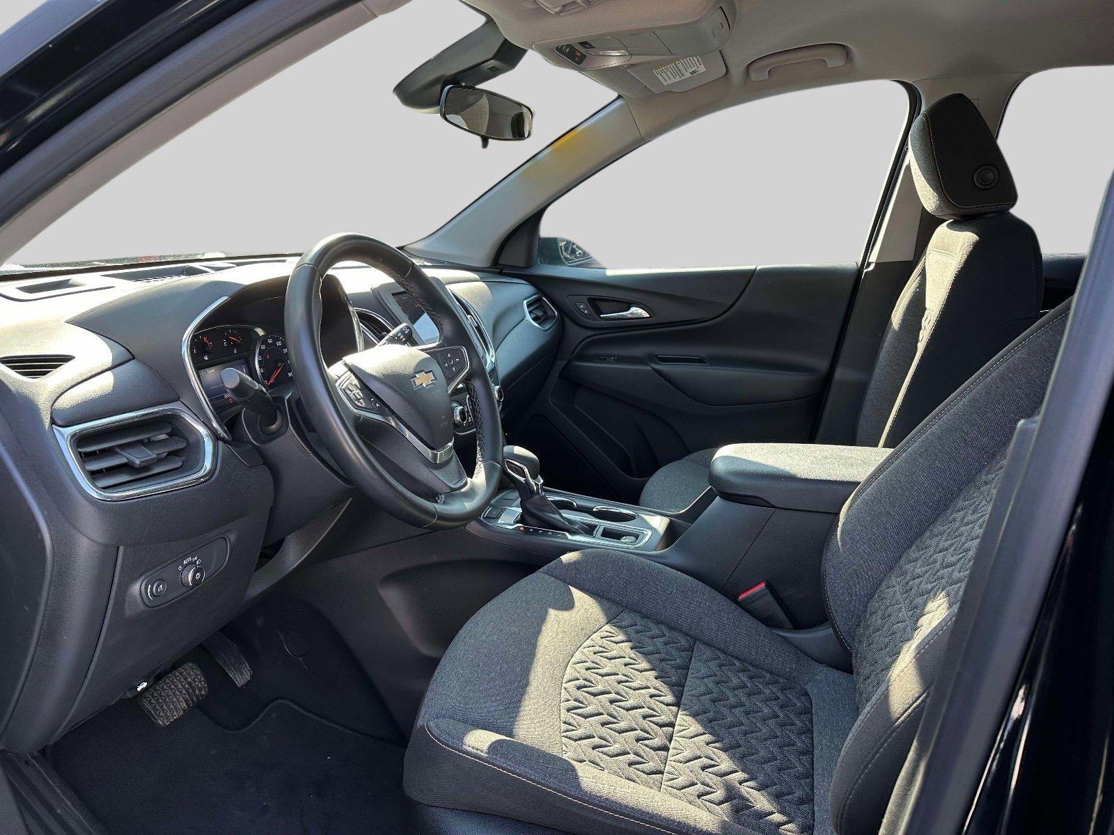 Used 2023 Chevrolet Equinox LT image 13