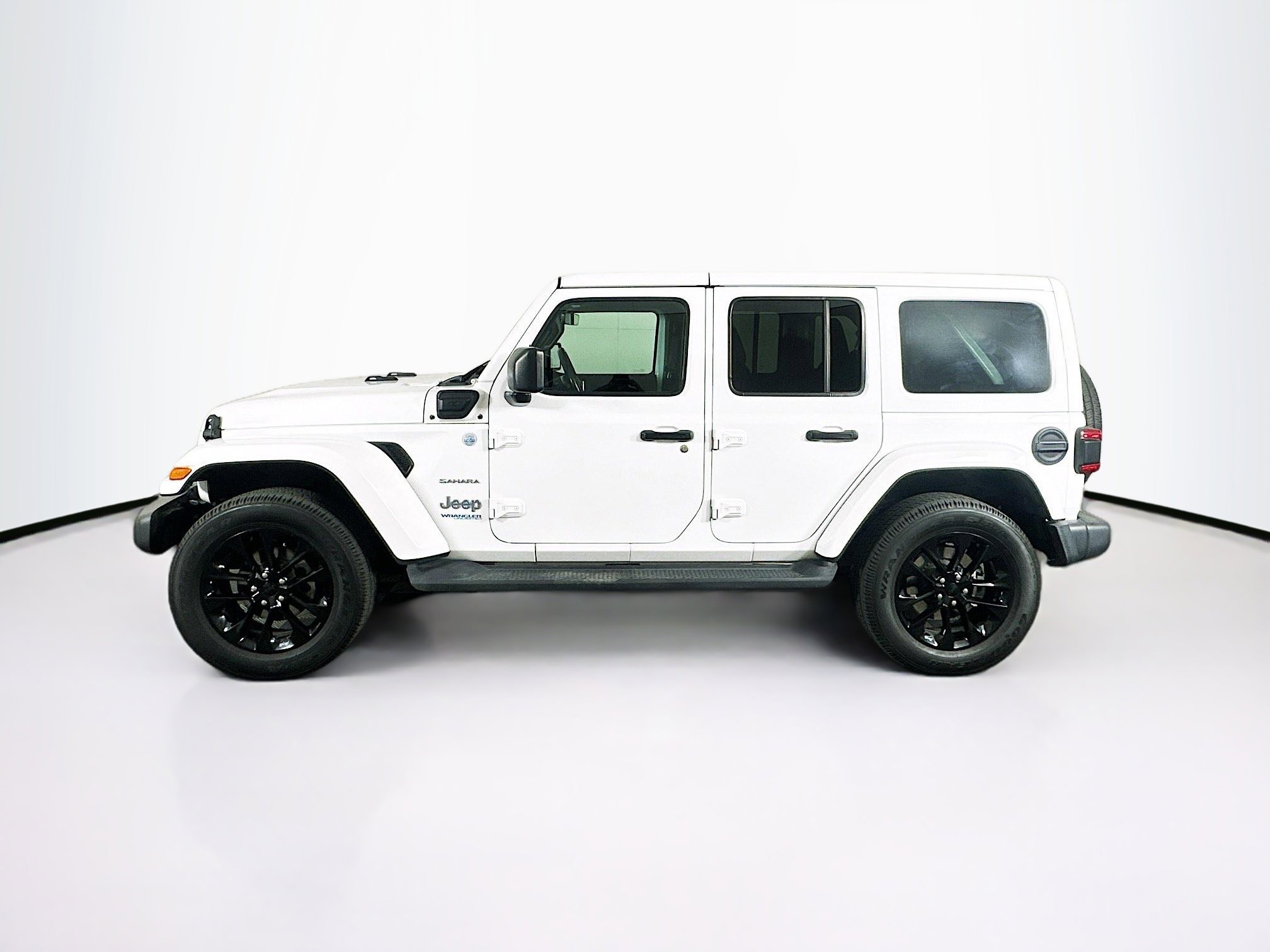 Used 2021 Jeep Wrangler Sahara image 4