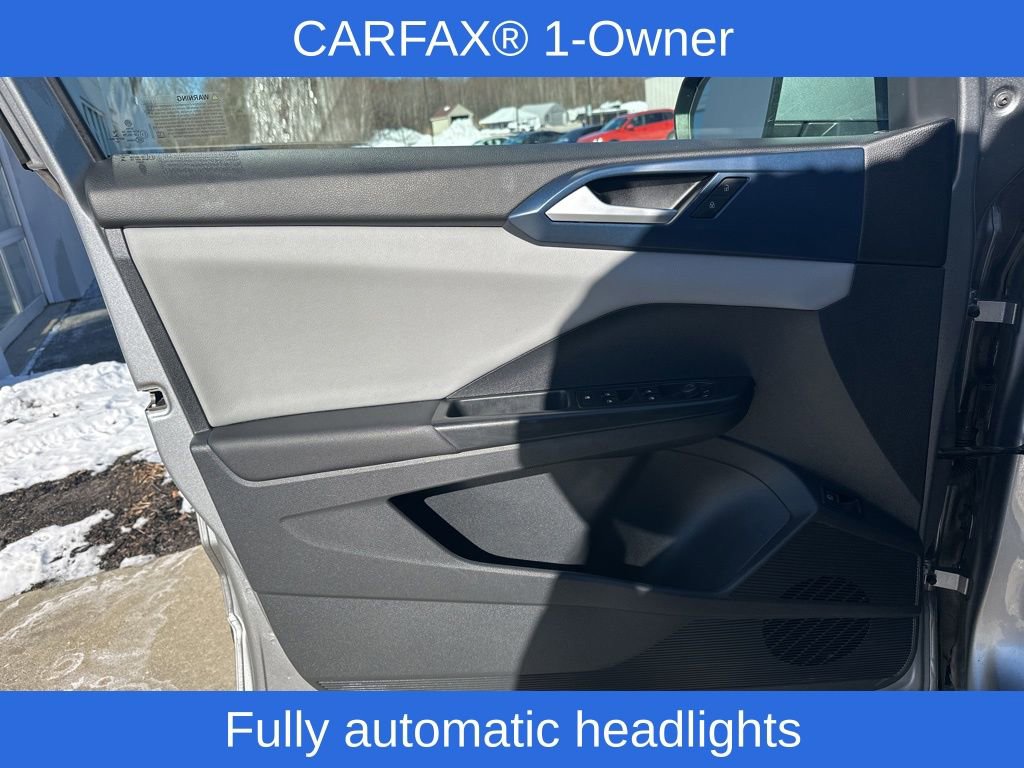 Used 2022 Volkswagen Taos SE image 13