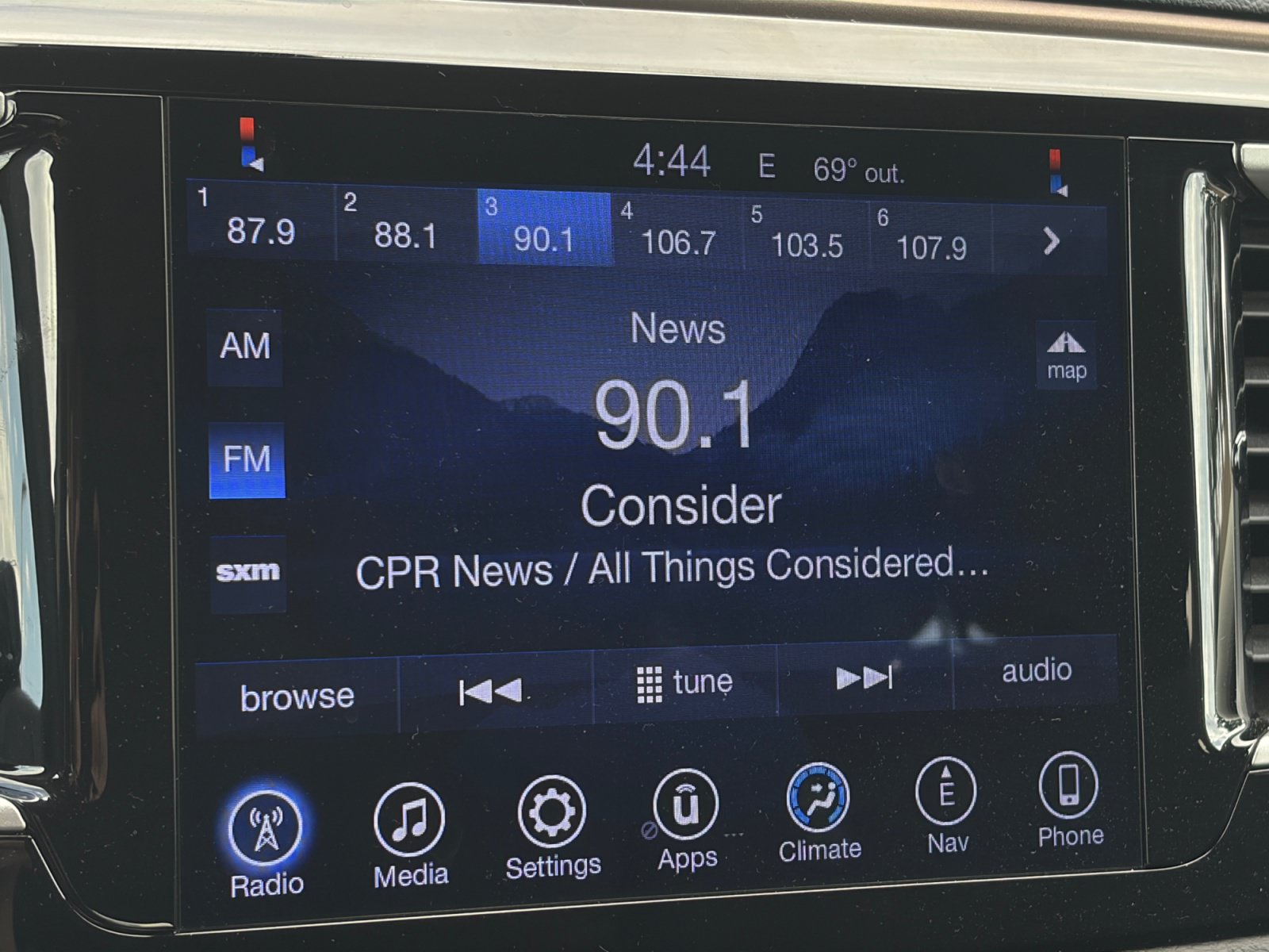 Used 2017 Chrysler Pacifica Touring FWD image 24