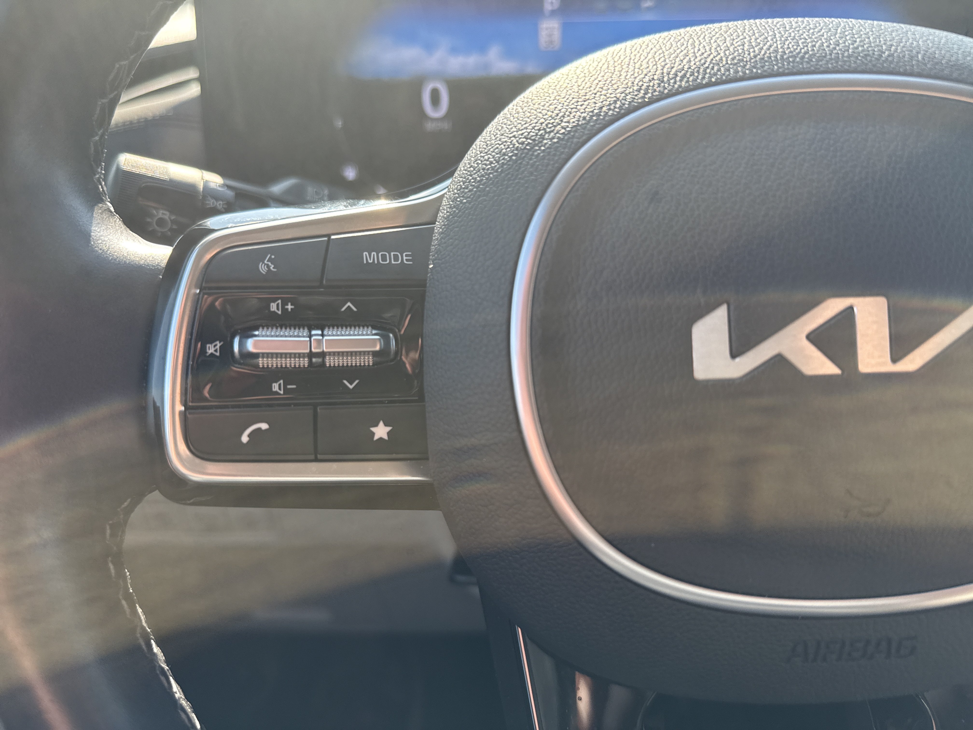 Certified 2024 Kia Carnival SX Prestige FWD image 19