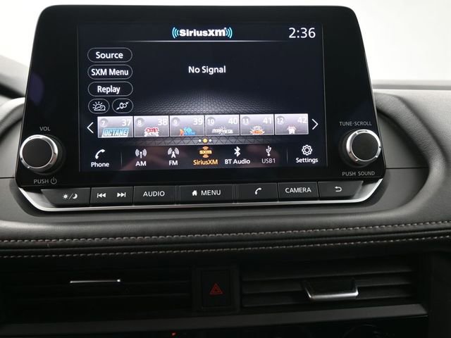 Used 2025 Nissan Rogue SV FWD image 3