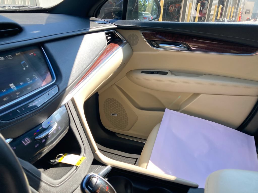 Used 2017 Cadillac XT5 Luxury w/ Driver Awareness Package AWD/4WD image 16