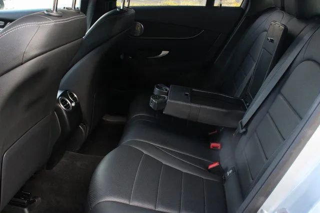 Used 2021 Mercedes-Benz GLC 300 4MATIC image 43