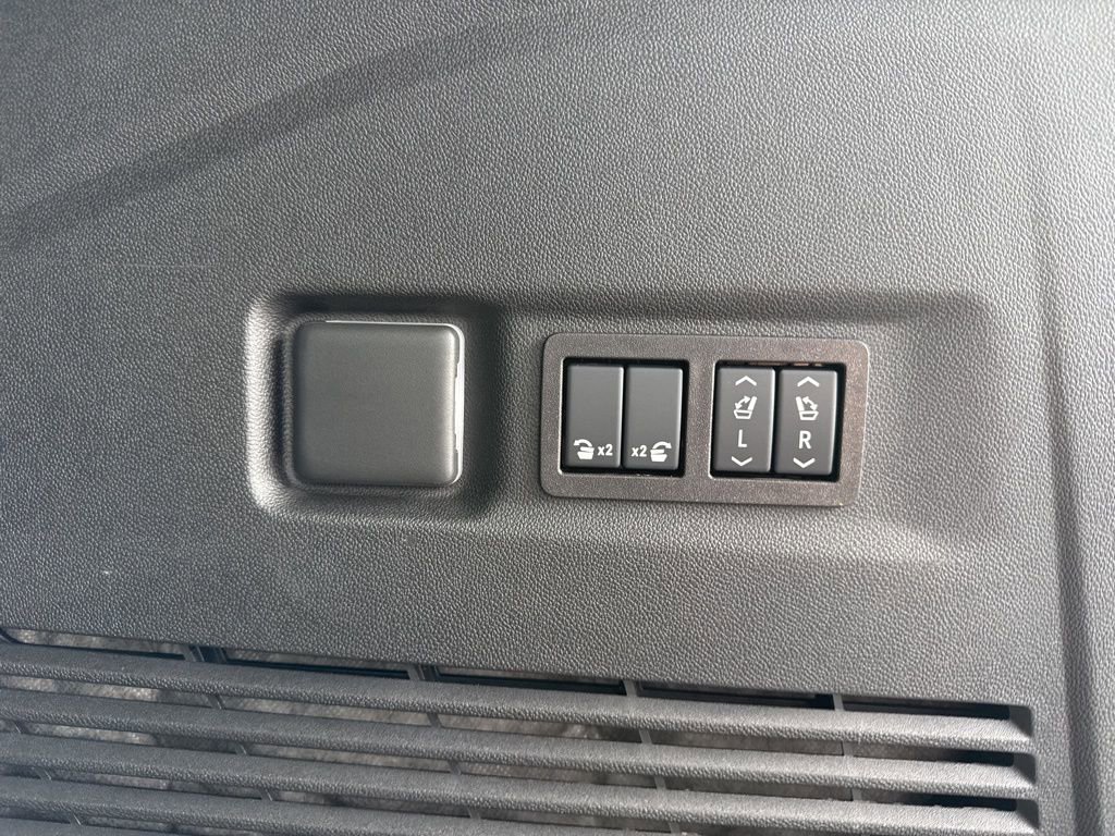 Used 2024 GMC Yukon XL Denali w/ Max Trailering Package AWD/4WD image 32