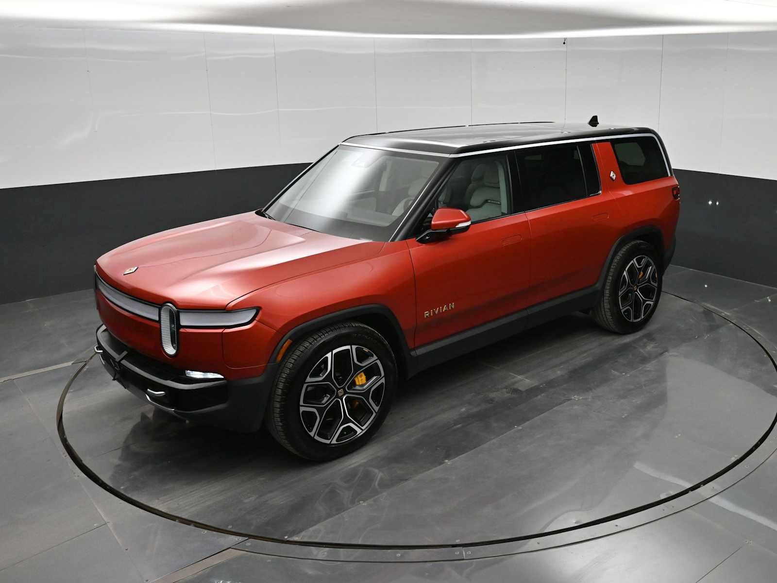 Used 2023 Rivian R1S Adventure Quad AWD/4WD image 28