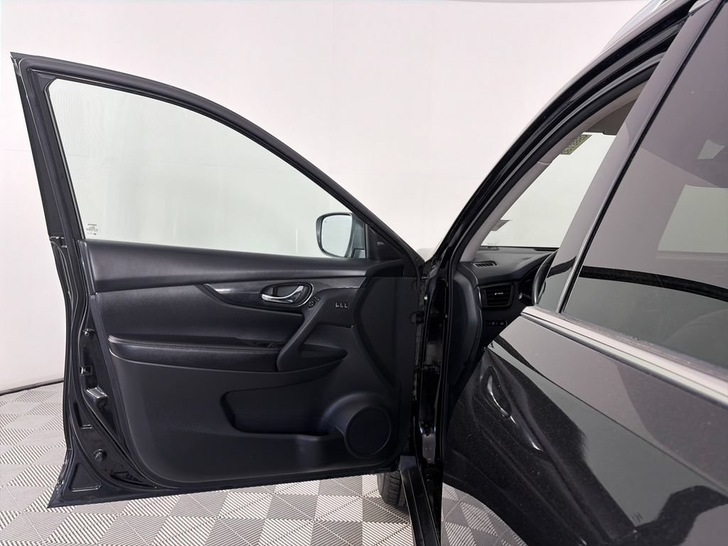 Used 2019 Nissan Rogue SL AWD/4WD image 10