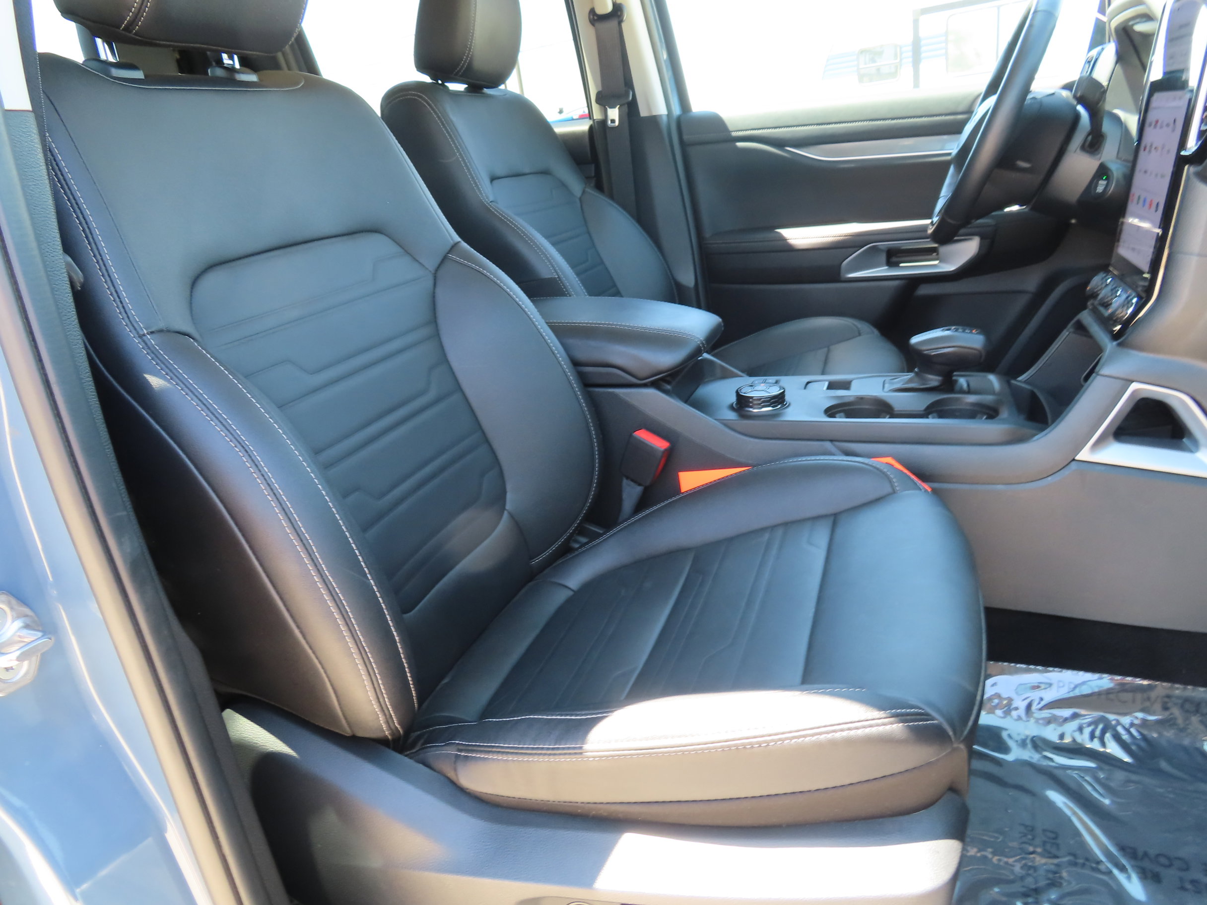 Used 2024 Ford Ranger Lariat w/ FX4 Off-Road Package AWD/4WD image 15