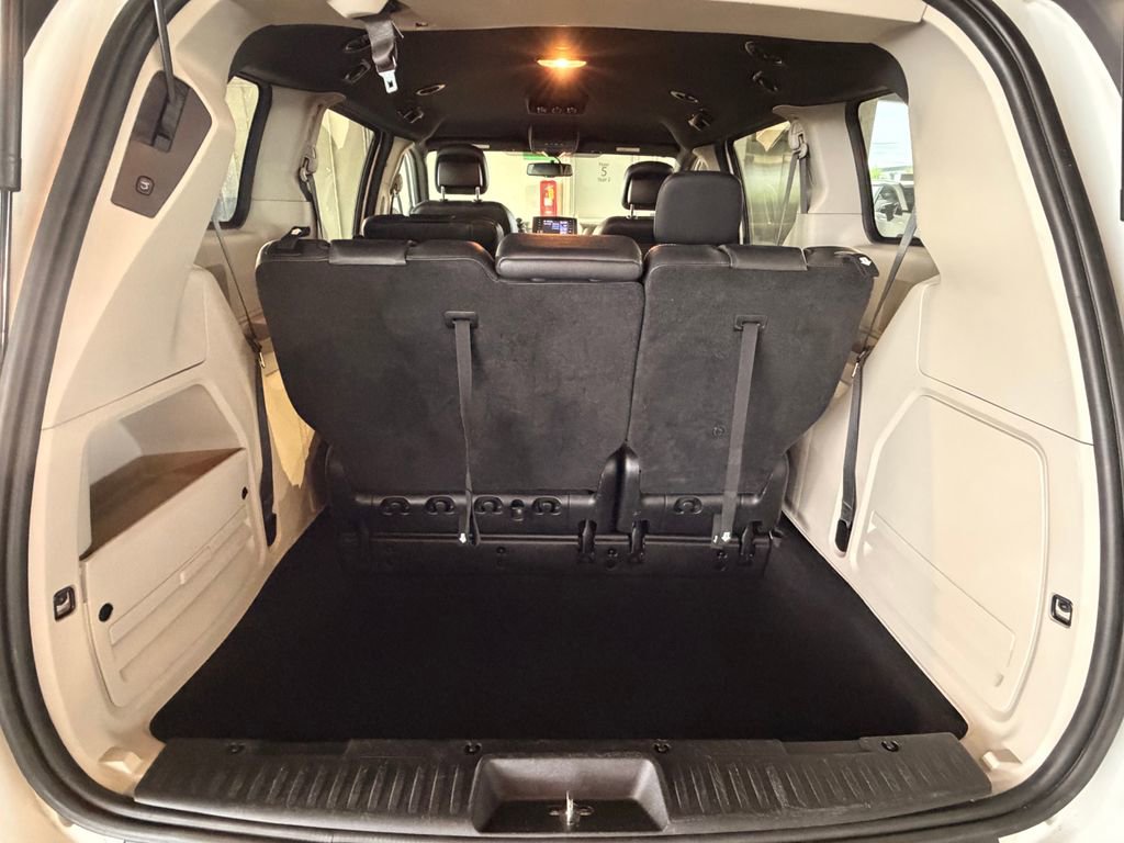 Used 2018 Dodge Grand Caravan SXT FWD image 36