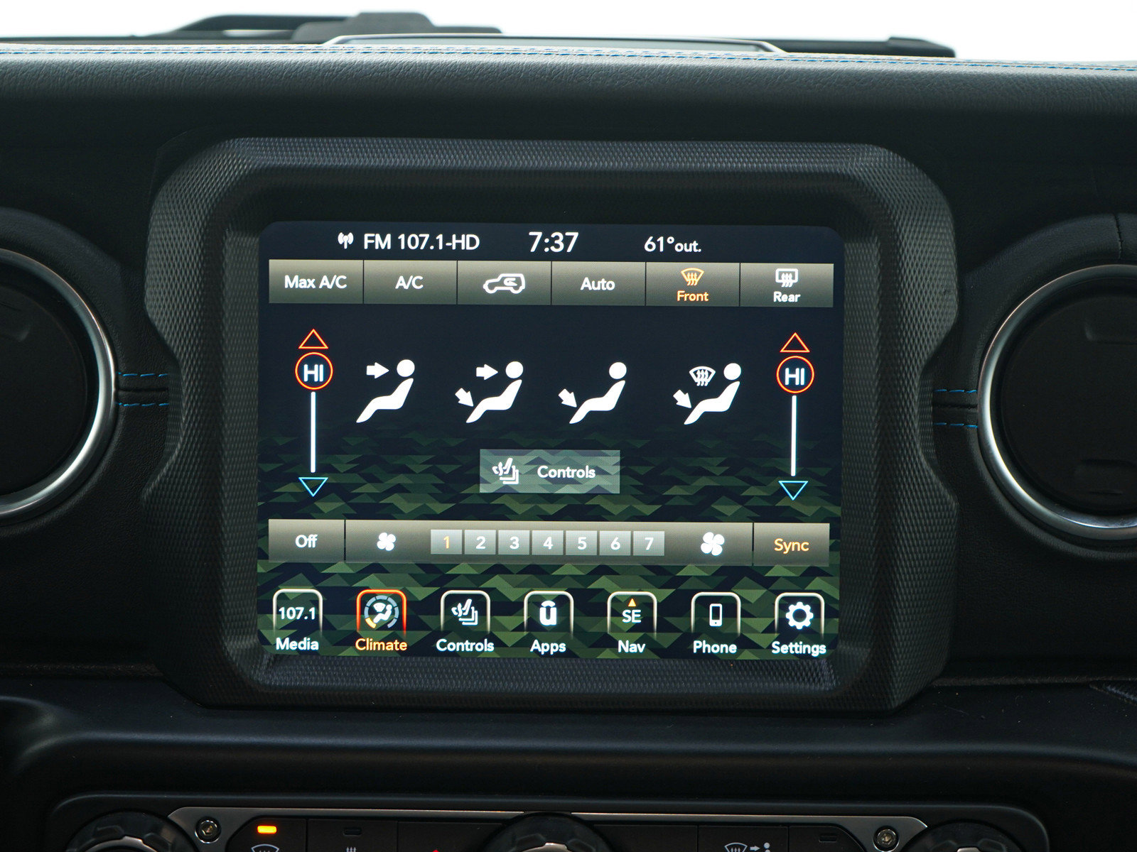 Used 2022 Jeep Wrangler Unlimited Rubicon 4xe w/ Cold Weather Group image 17