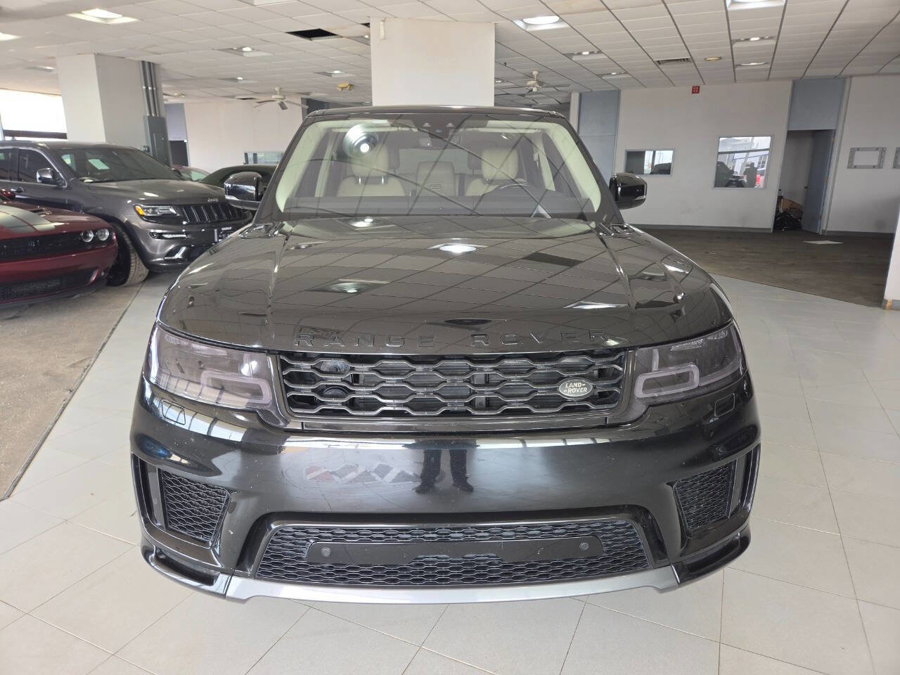 Used 2018 Land Rover Range Rover Sport HSE AWD/4WD image 2