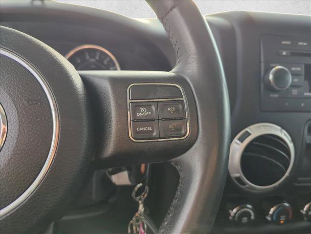 Used 2016 Jeep Wrangler Sahara w/ Connectivity Group image 15