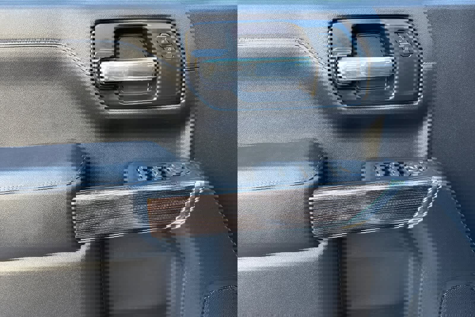 Used 2021 Chevrolet Silverado 1500 LT Trail Boss w/ Bed Protection Package image 12