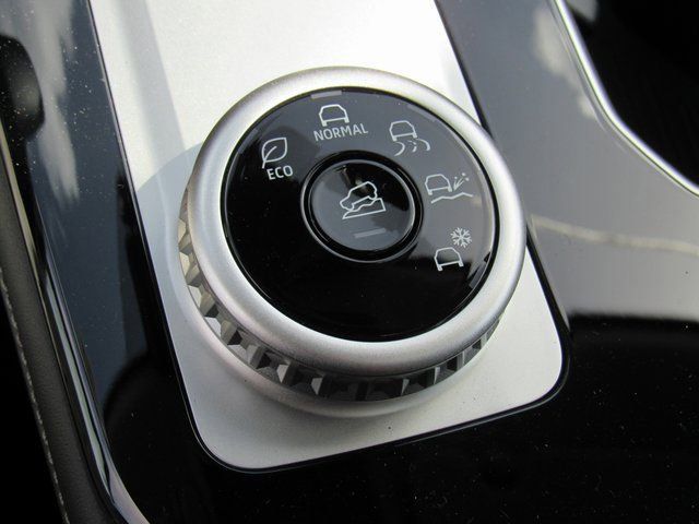 New 2025 Mitsubishi Outlander SE image 22